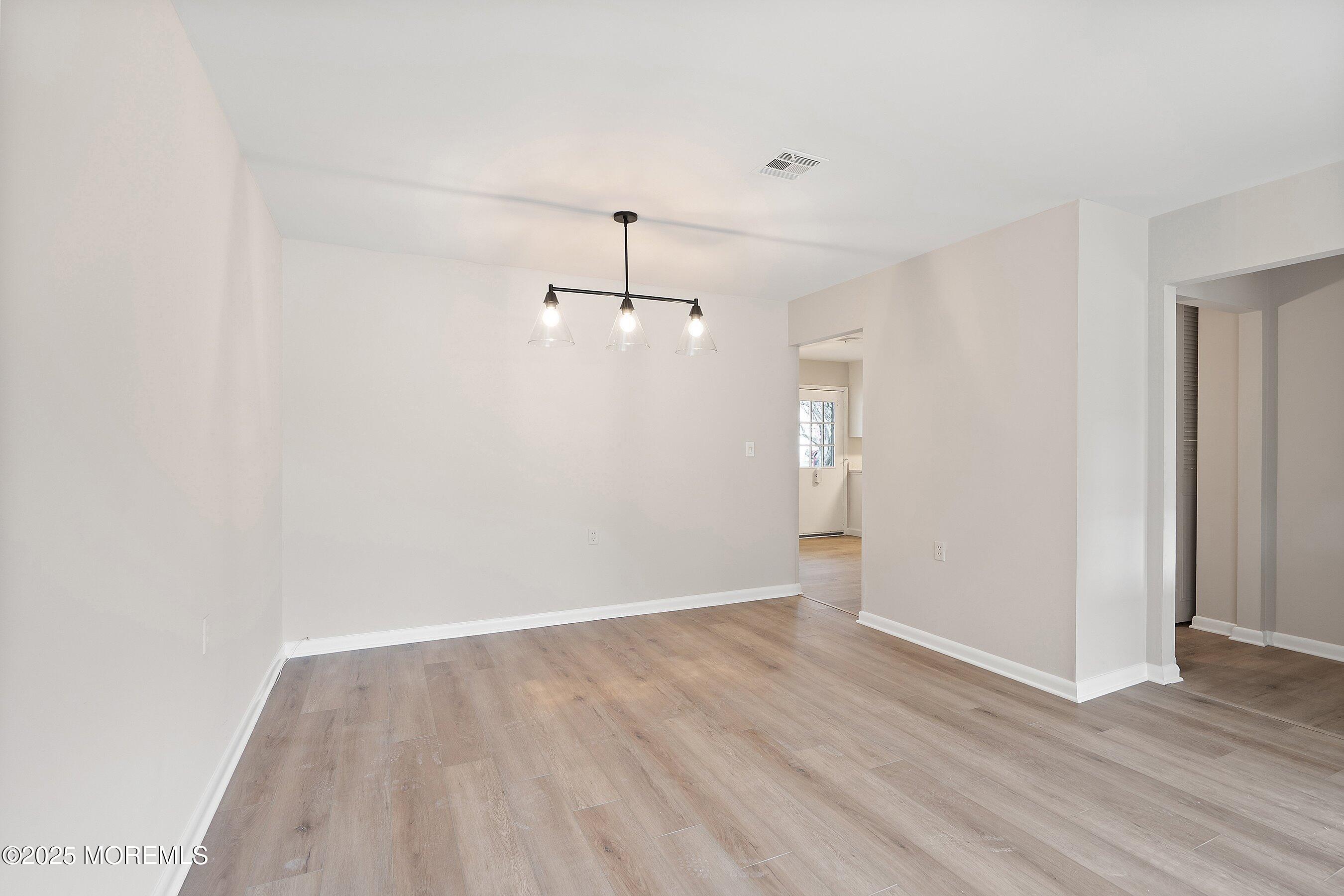 1087B Argyll Circle Image 5