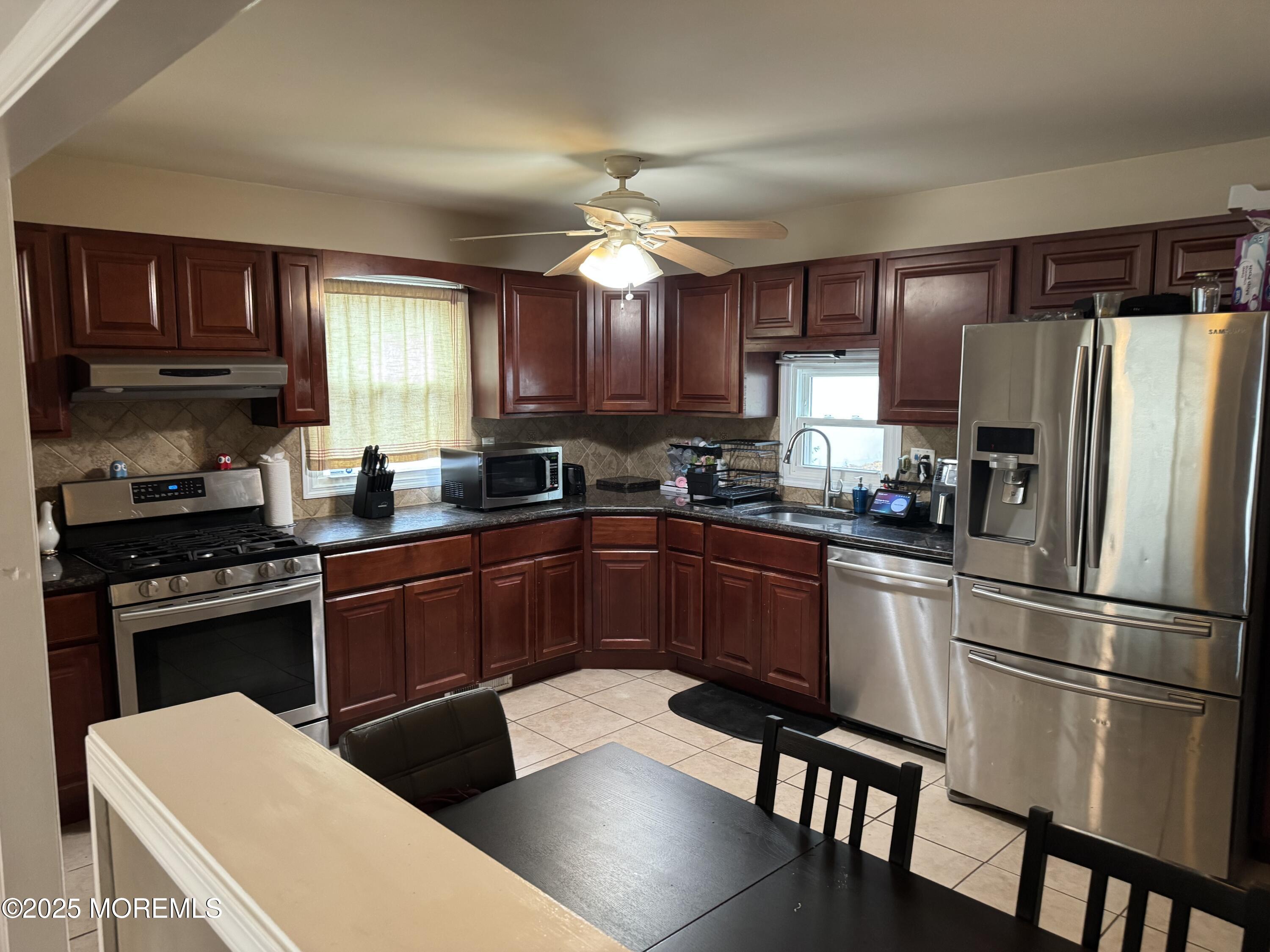 1130 Dell Street Image 4