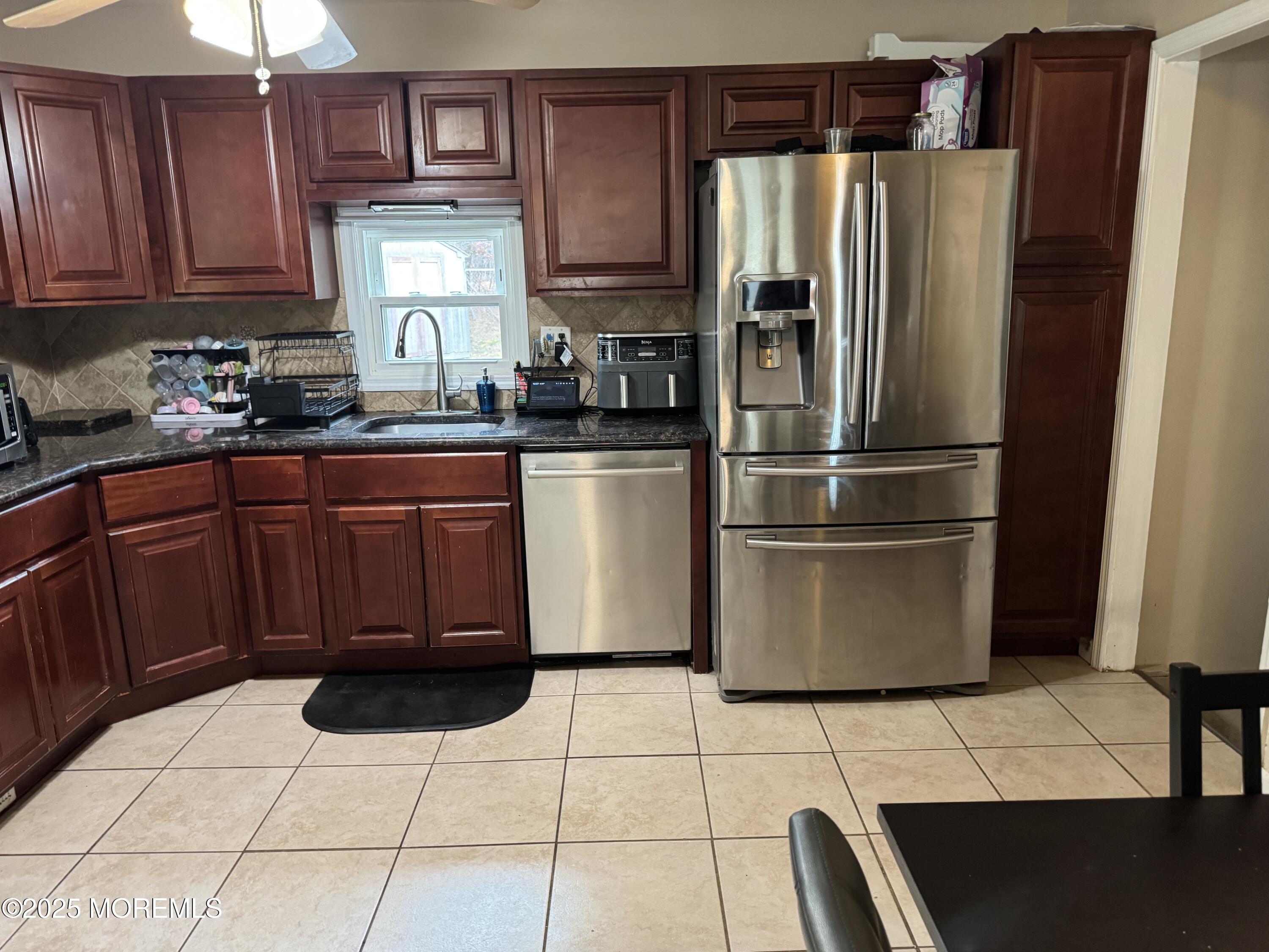 1130 Dell Street Image 5