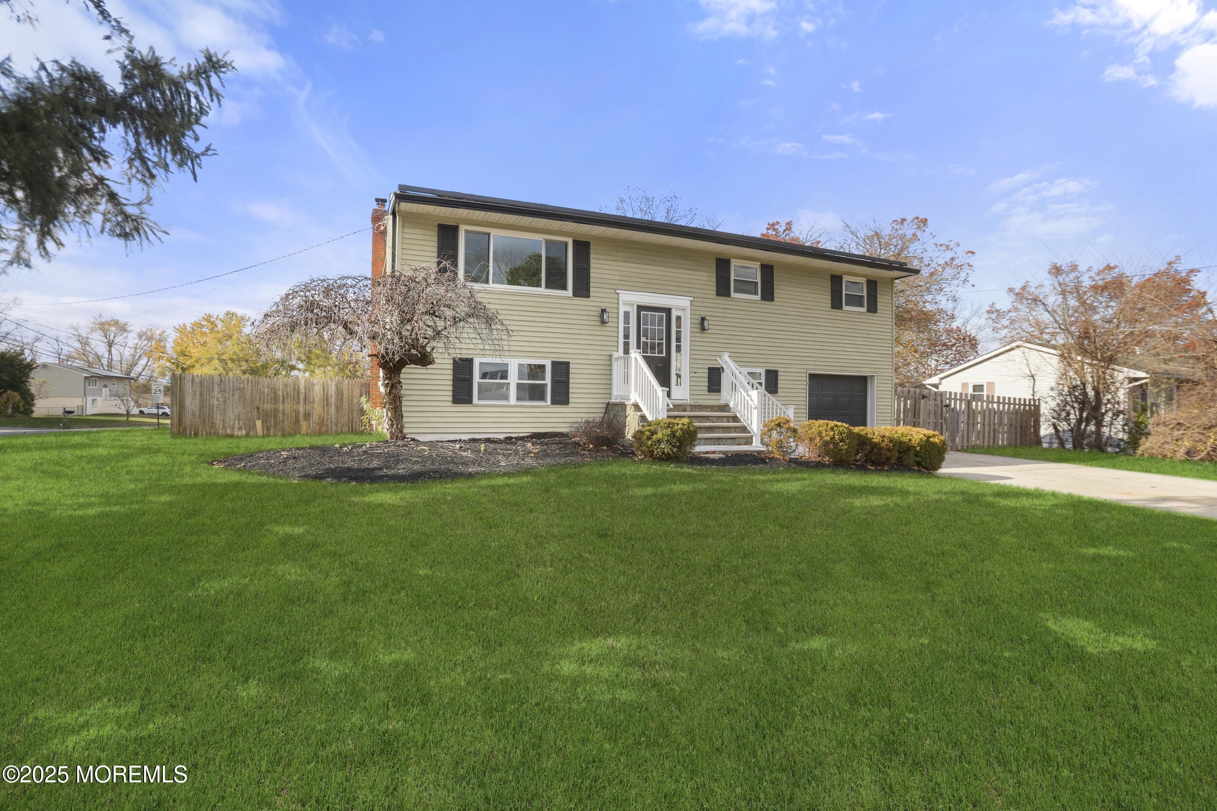 112 Manhattan Street Image 3