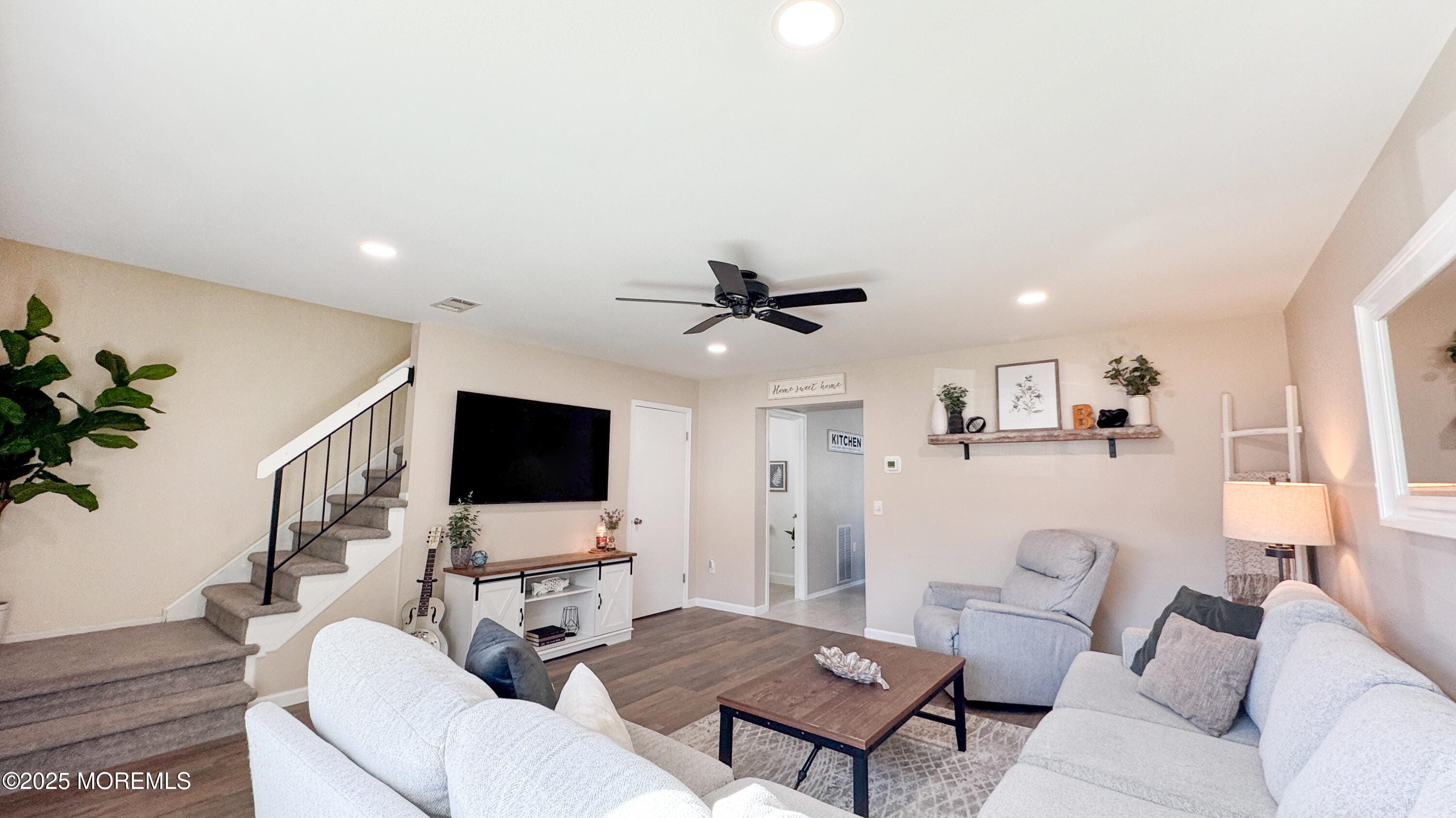 421 Sandra Place Image 4