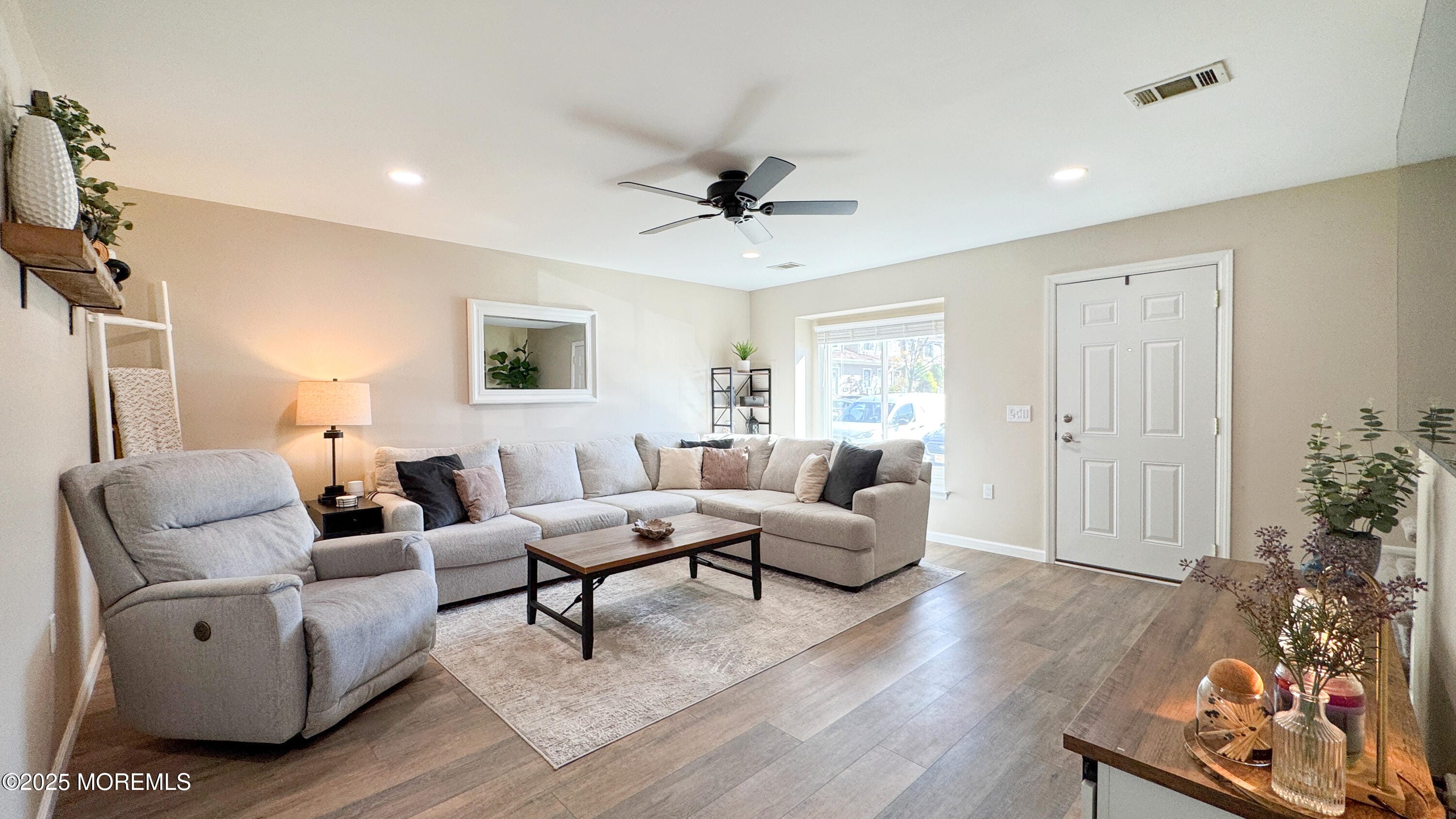 421 Sandra Place Image 2