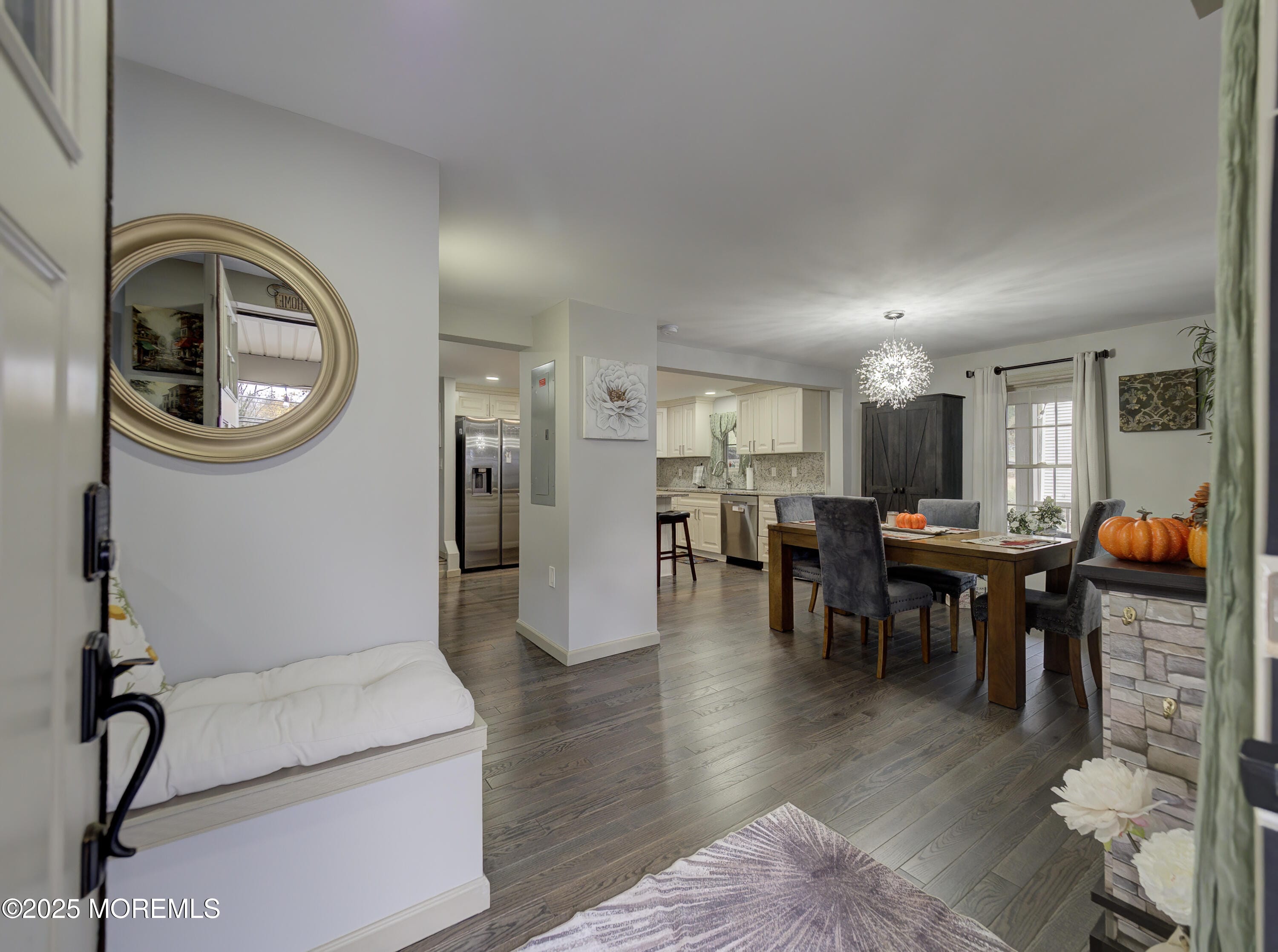 6 Main Street Image 4