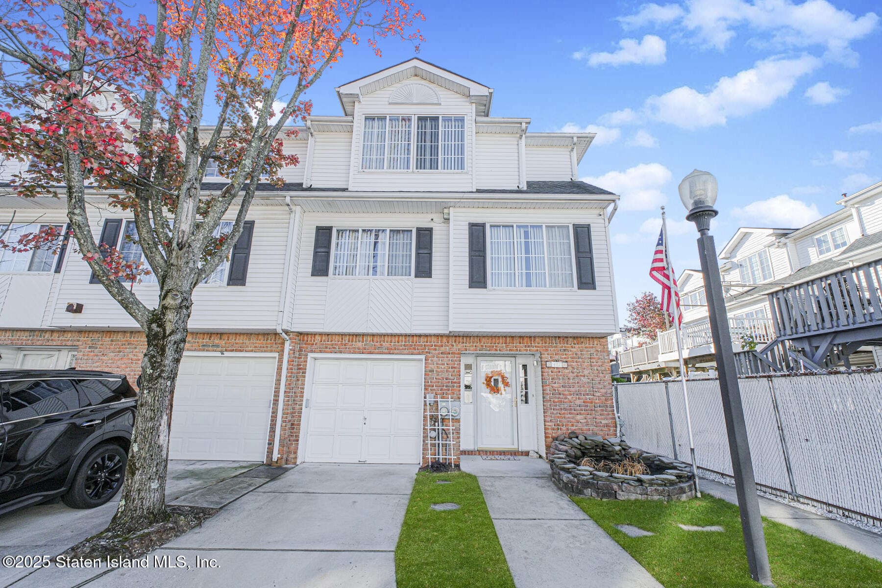 42 Spruce Lane Image 1