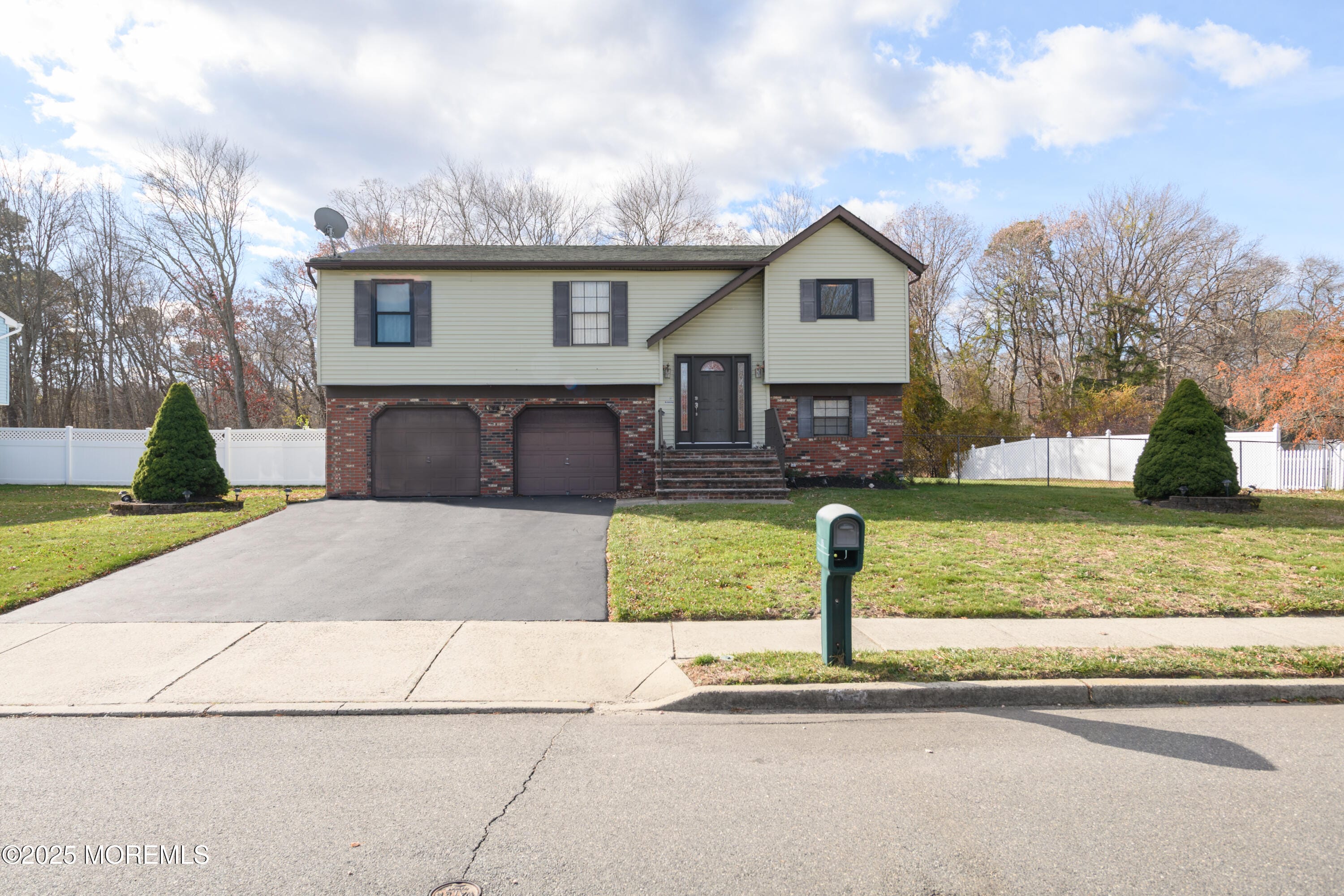 85 Starlight Road, Howell, NJ, 07731