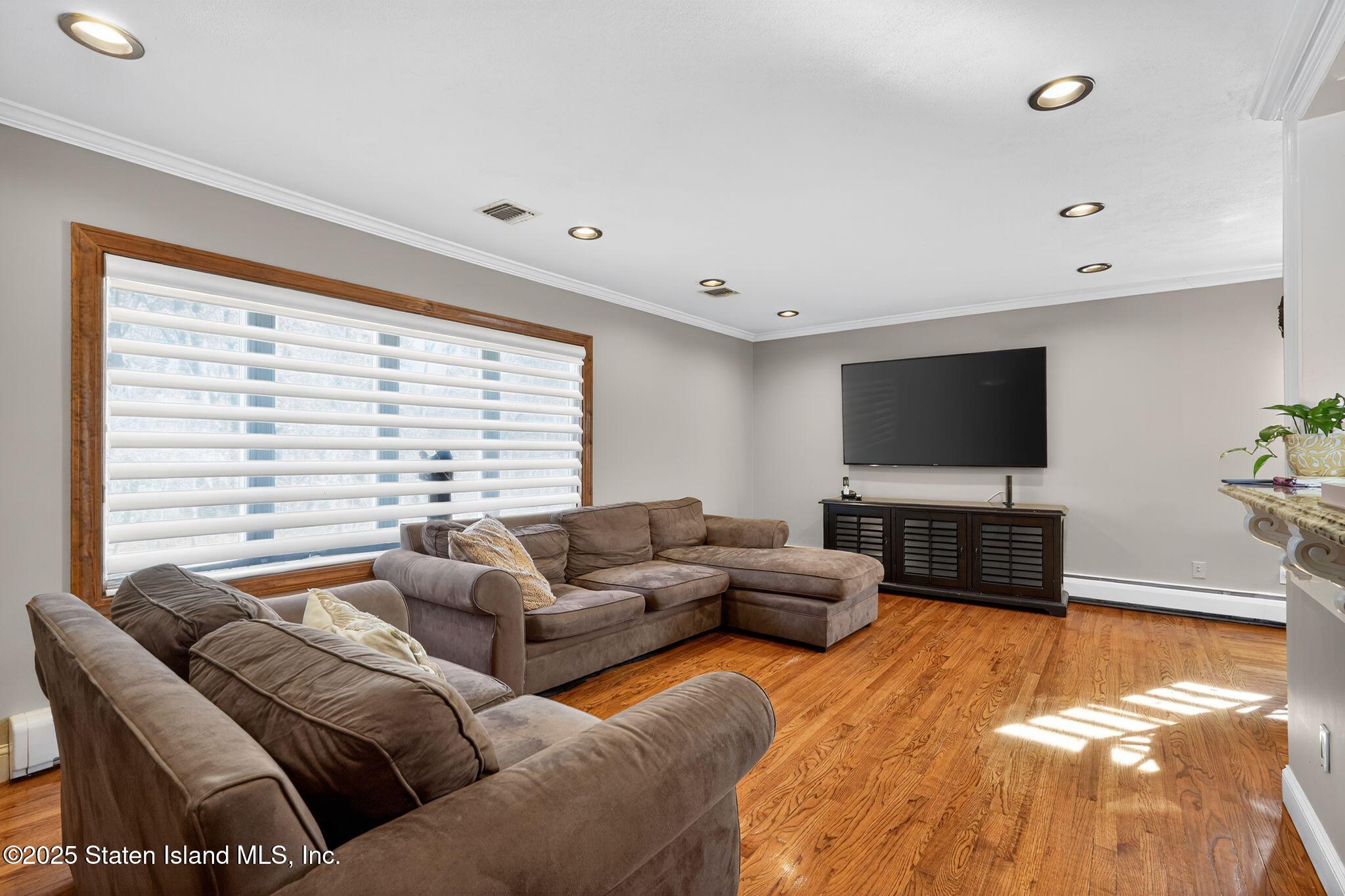 230 Barclay Avenue Image 5