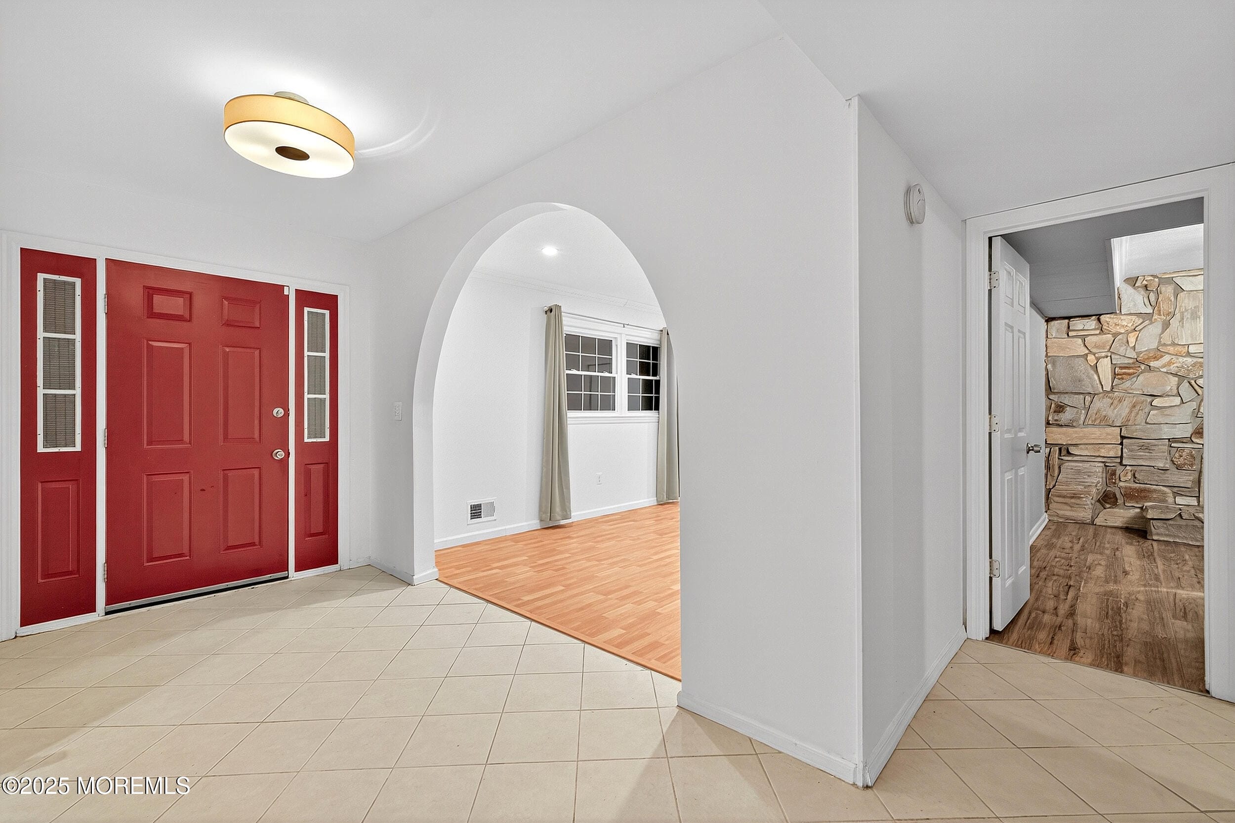 1035 Hillside Drive Image 3