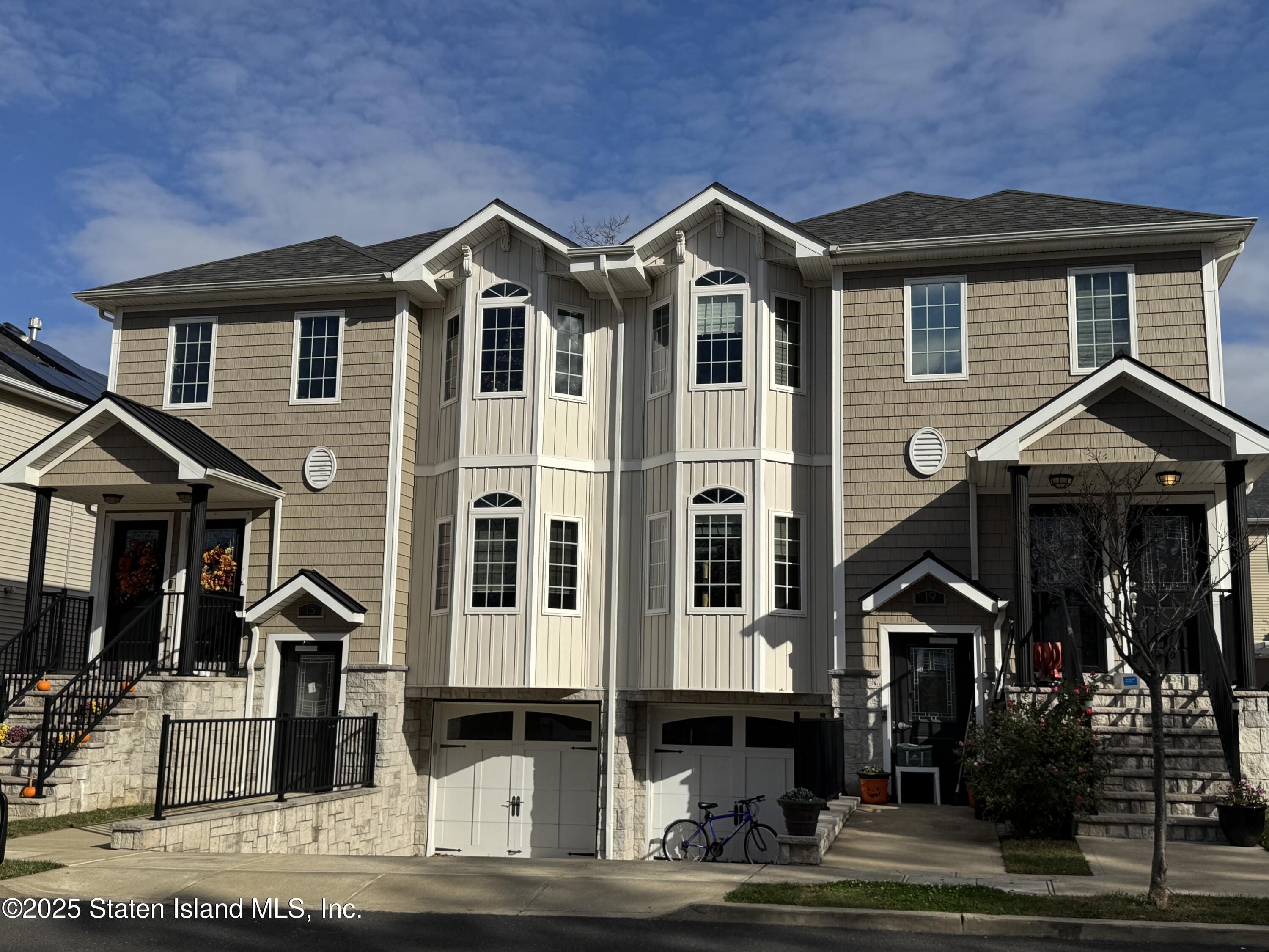 15 Wiltshire Lane Lane, Staten Island, NY, 10309