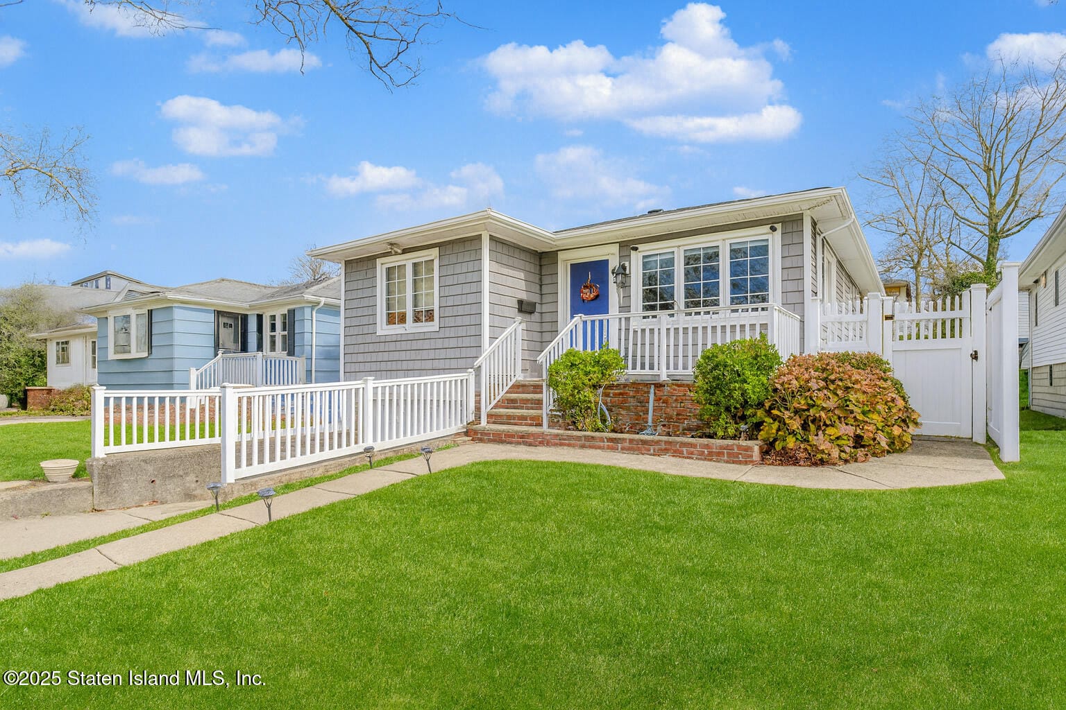 42 Acacia Avenue Image 2