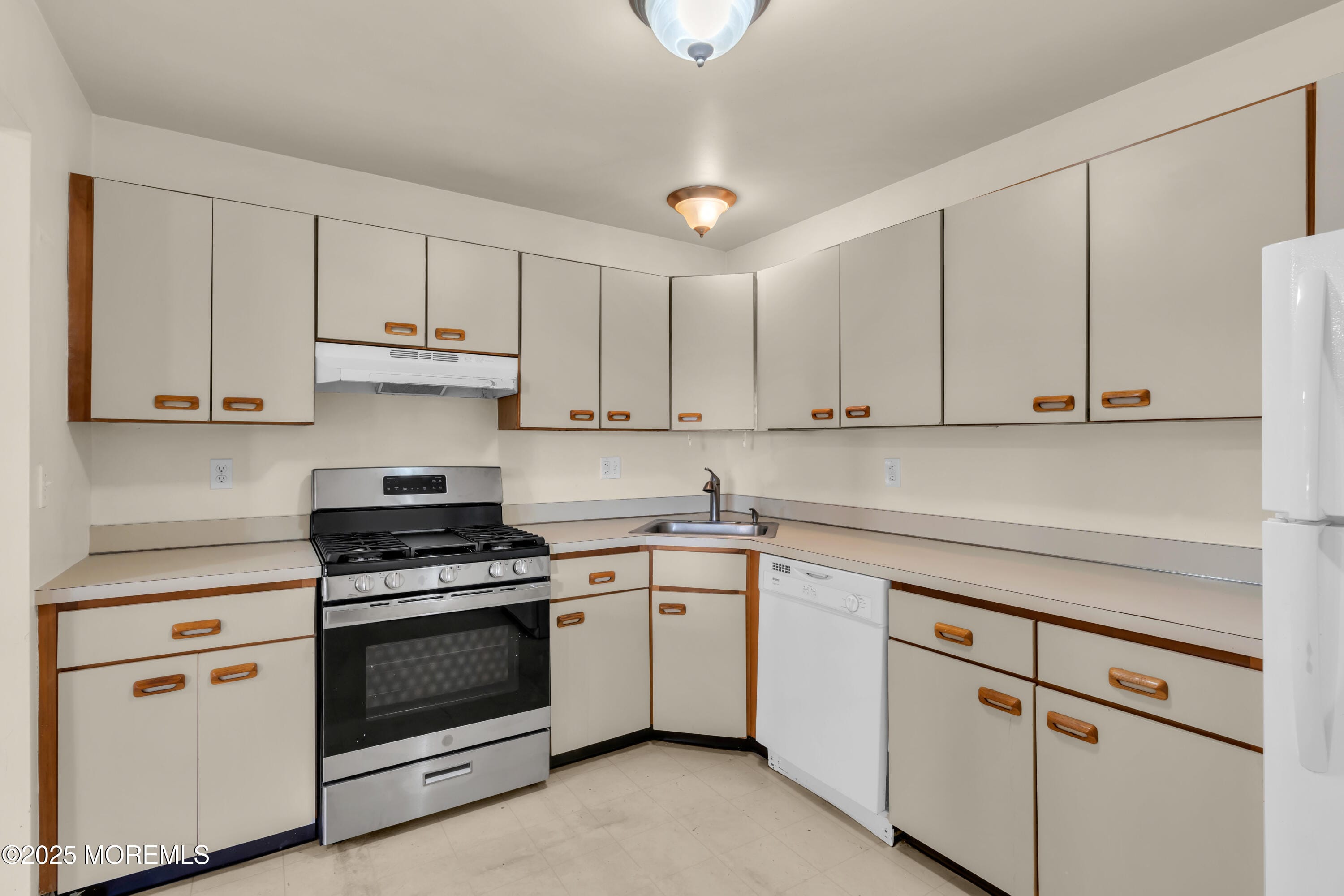 706 Zlotkin Circle 2, Freehold, NJ, 07728 image 8