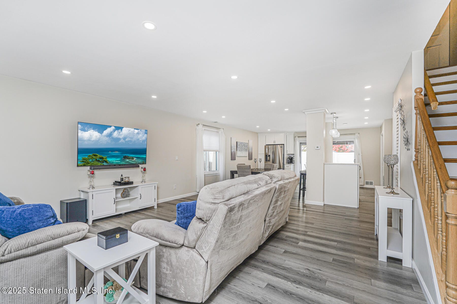 22 Charleston Avenue Image 5