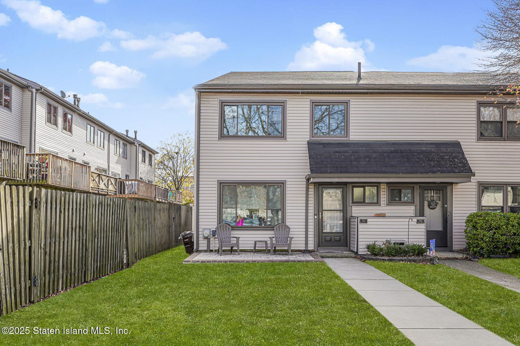 22 Charleston Avenue Image 1