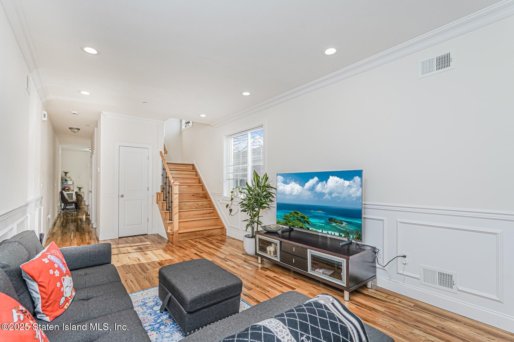 25 Ardmore Avenue Image 4