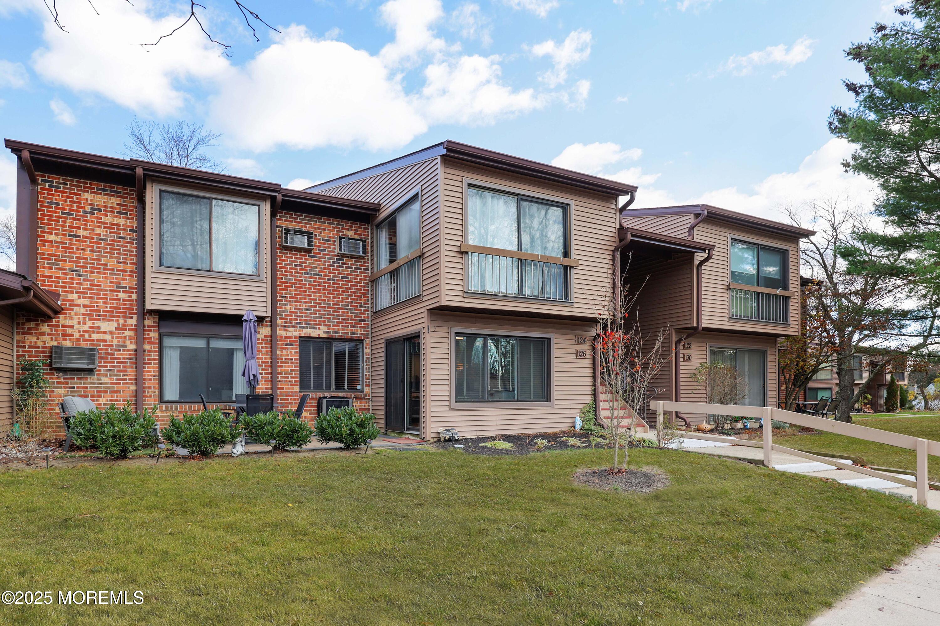 126 Manchester Court, Red Bank, NJ, 07701