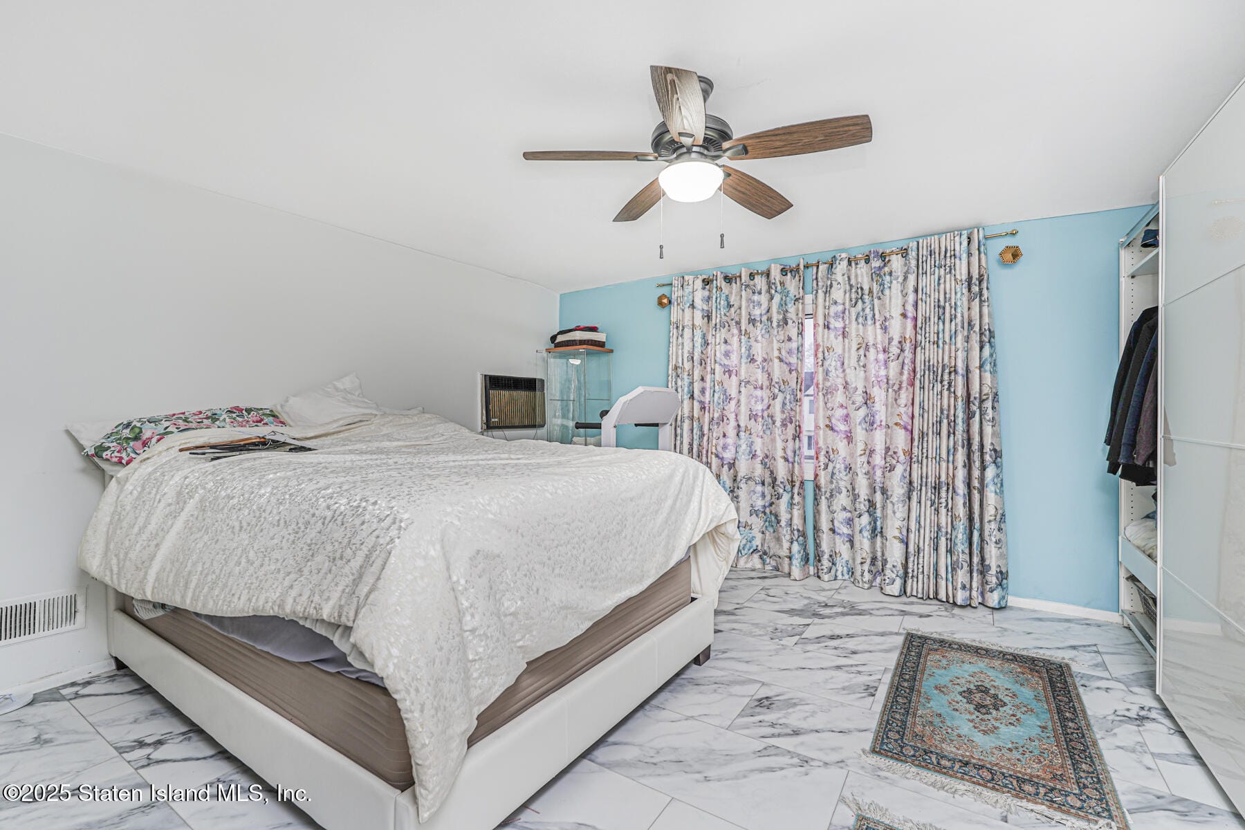 429 Travis Avenue Image 2