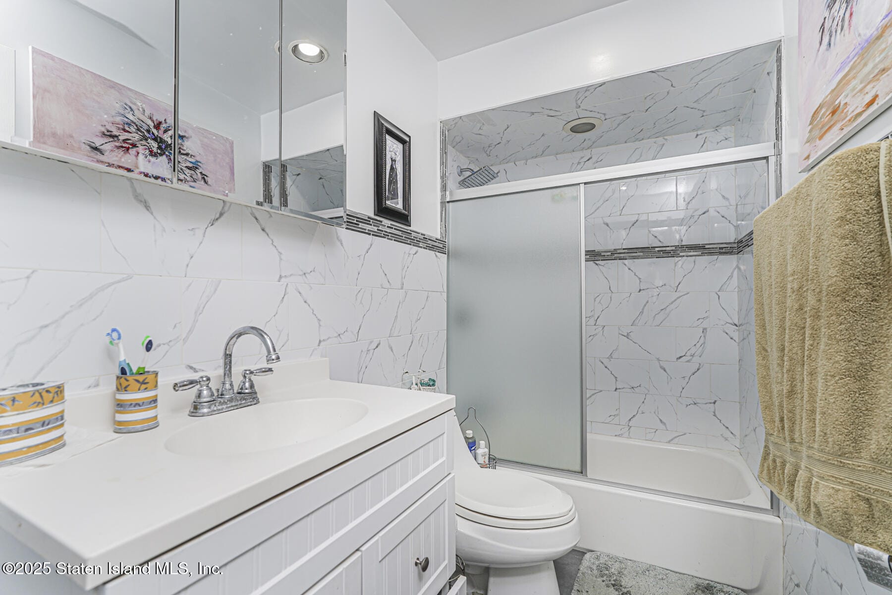 429 Travis Avenue Image 3