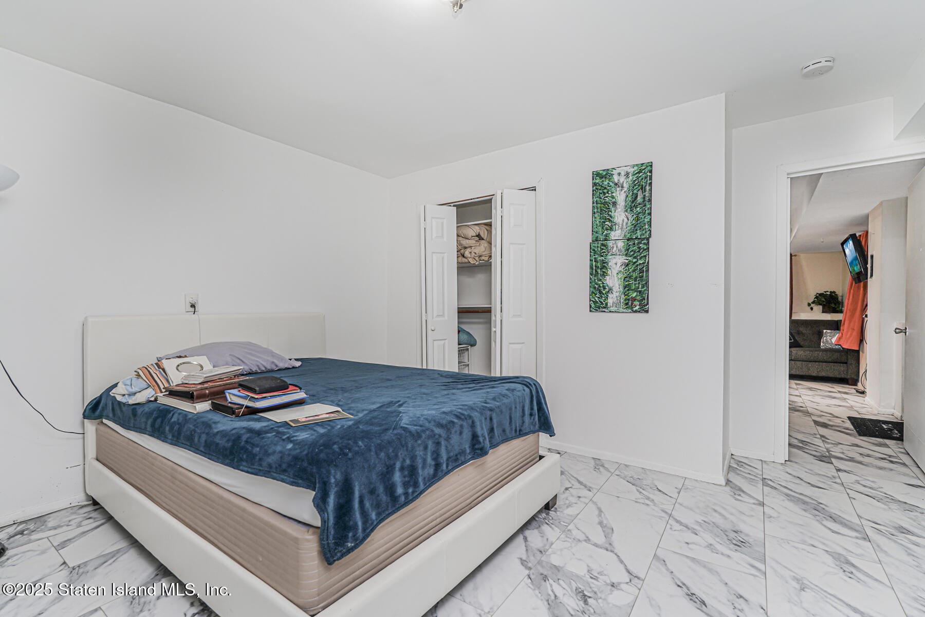 429 Travis Avenue Image 4