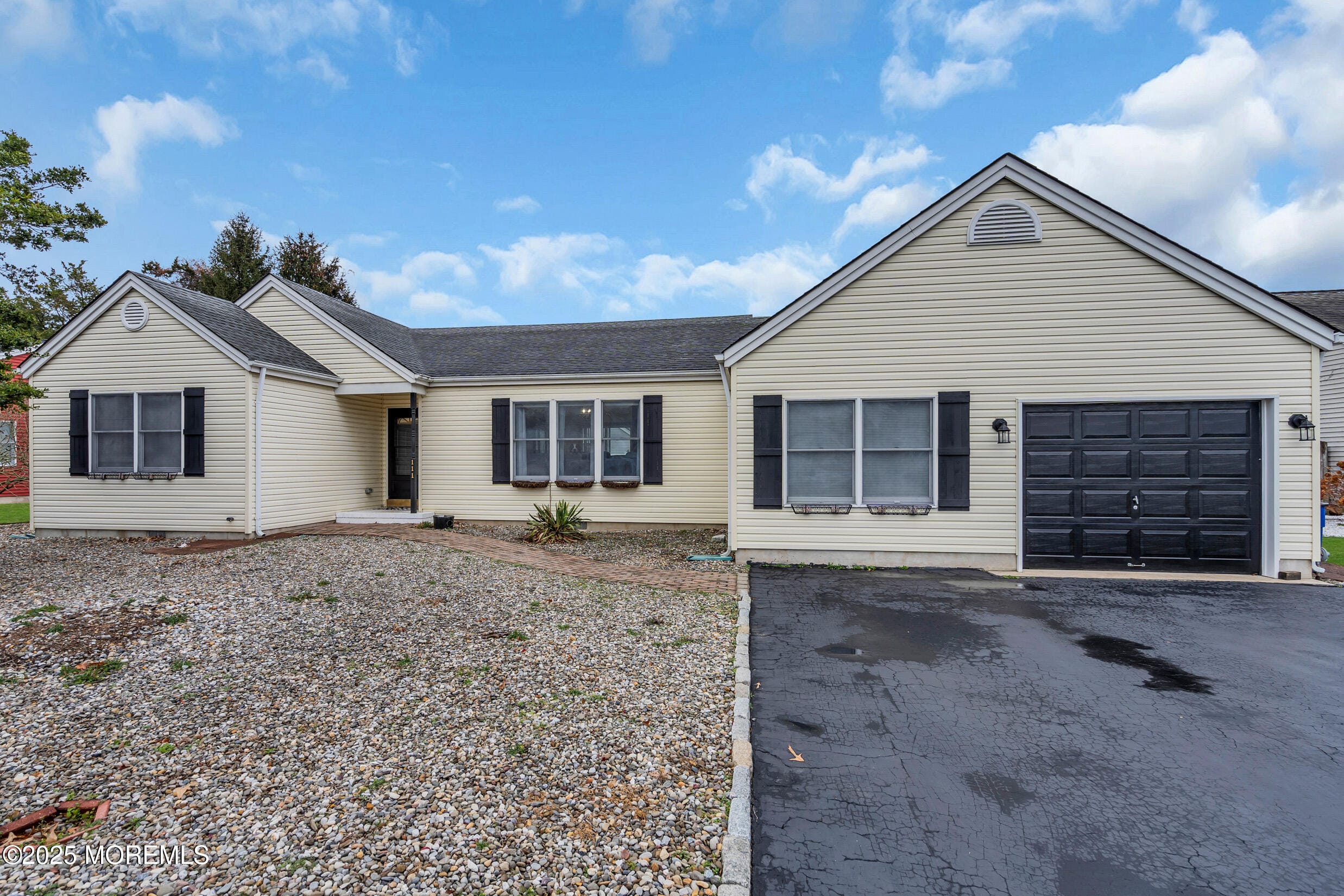 111 Greenwood Lane Image 2