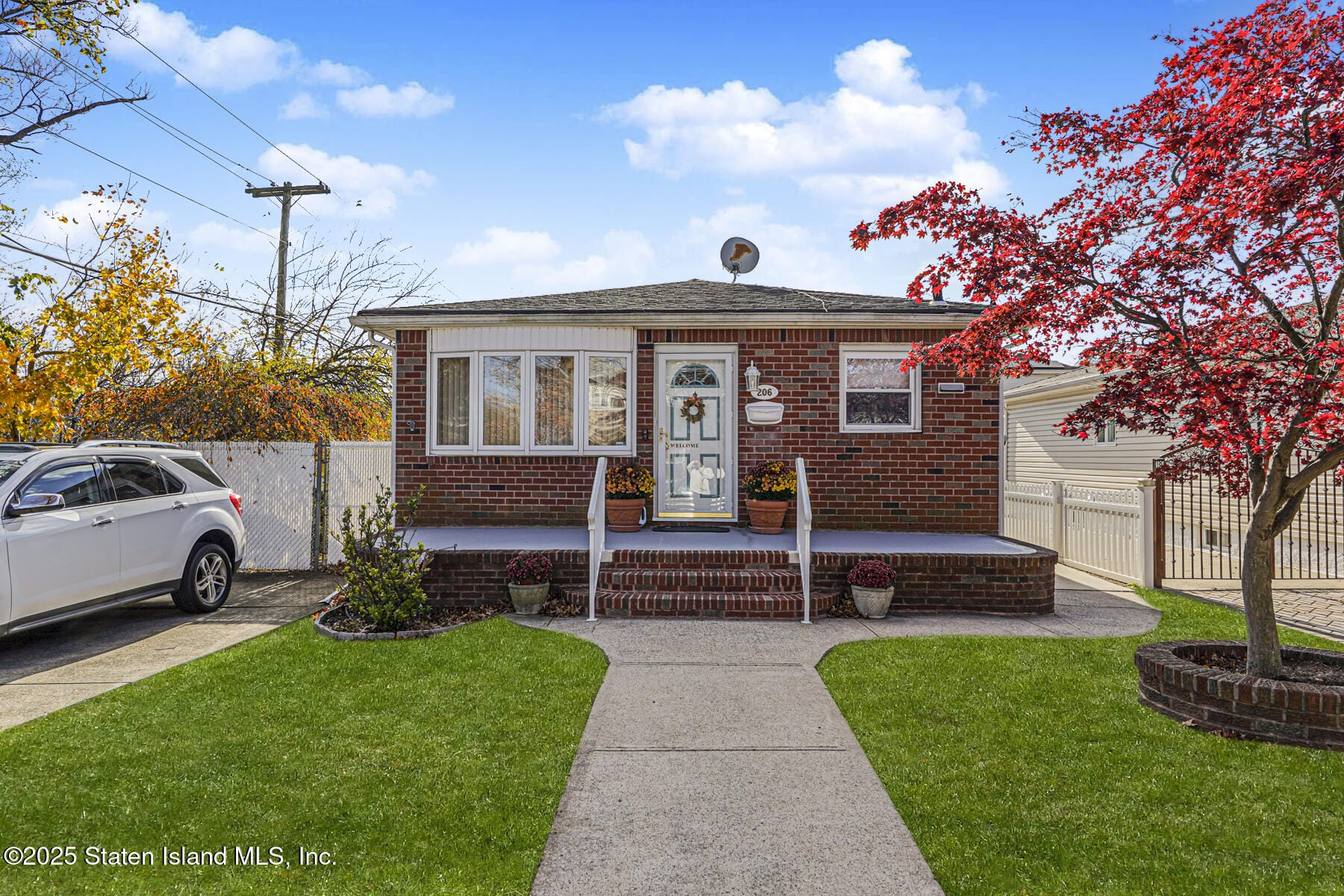 206 Benton Avenue Image 2