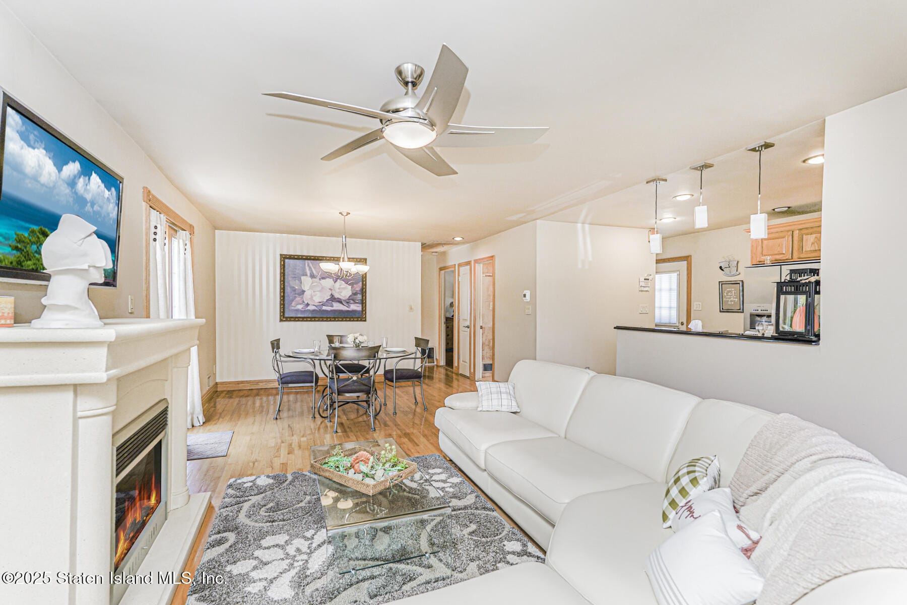 206 Benton Avenue Image 5