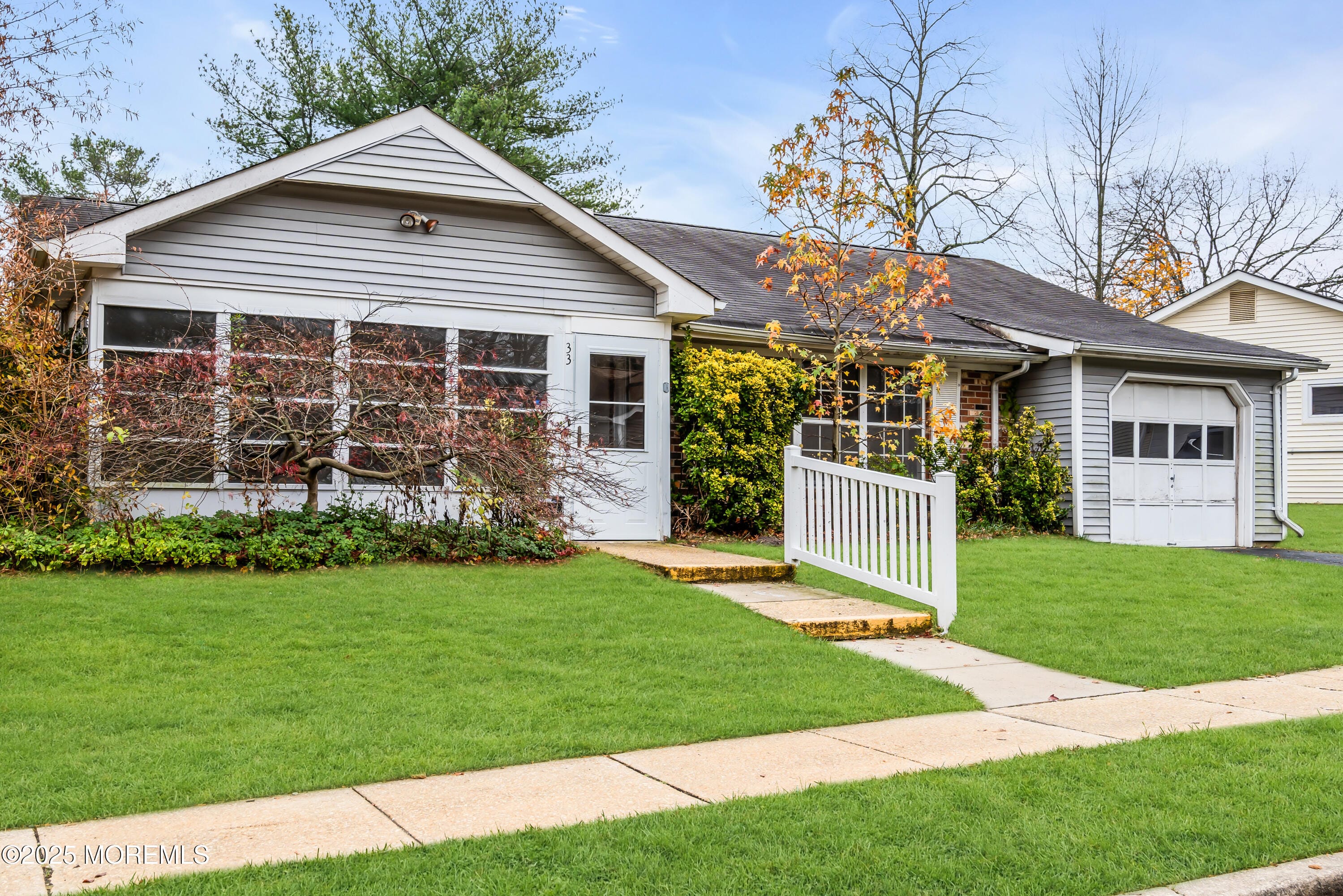 33 Poinsetta Court Image 2