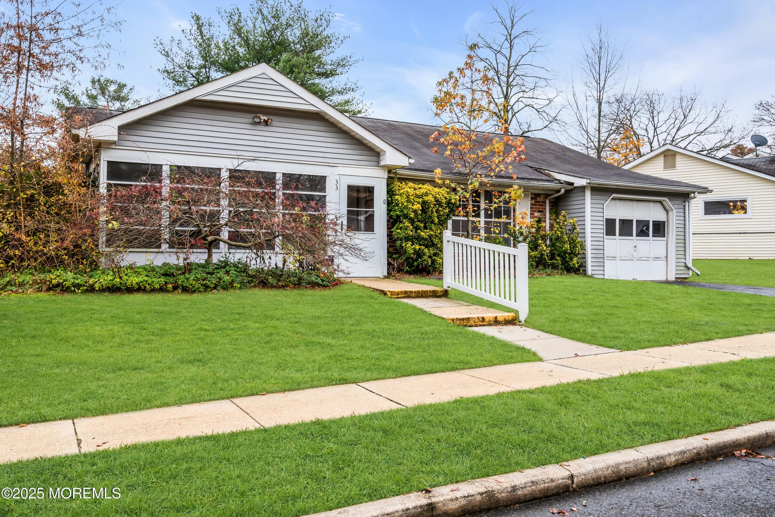 33 Poinsetta Court Image 3