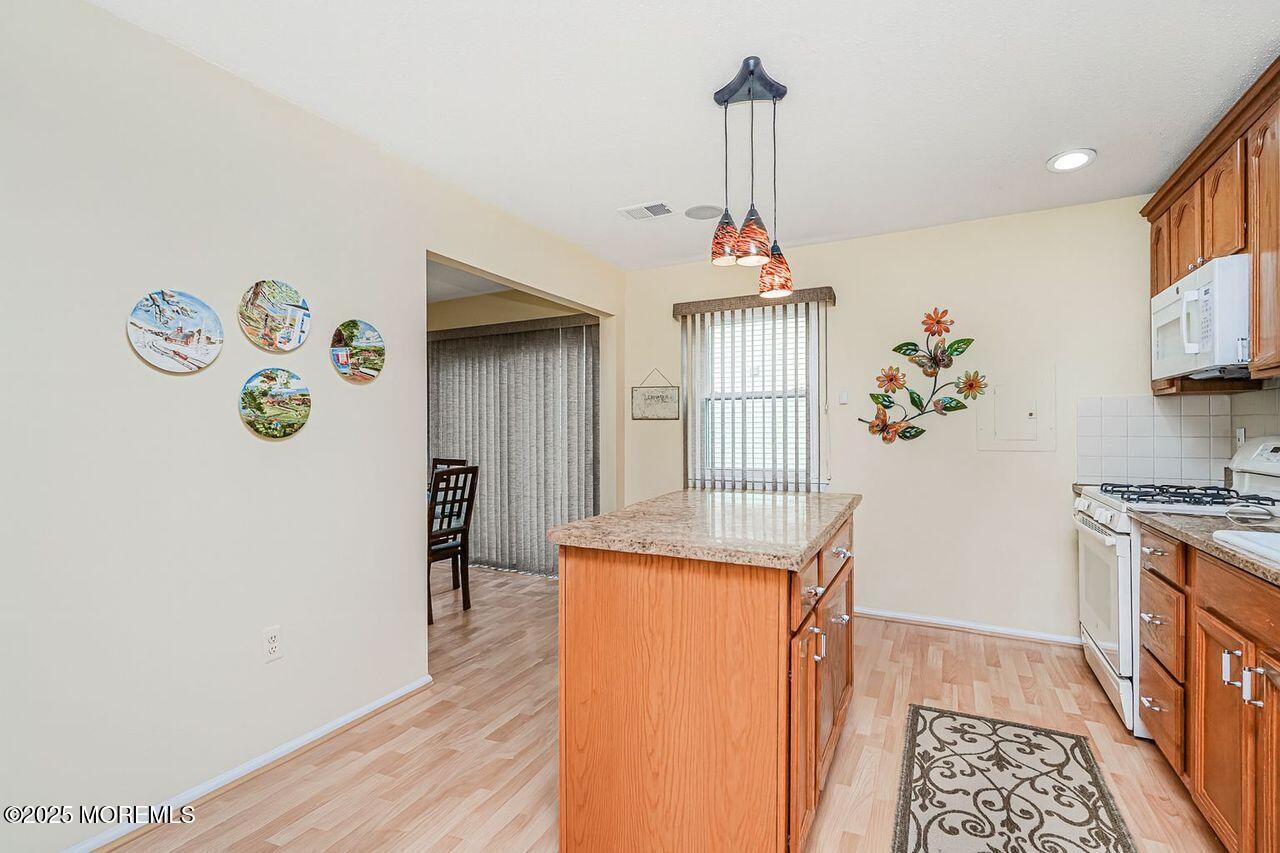 35 Ivy Ridge Close, Freehold, NJ, 07728 image 8