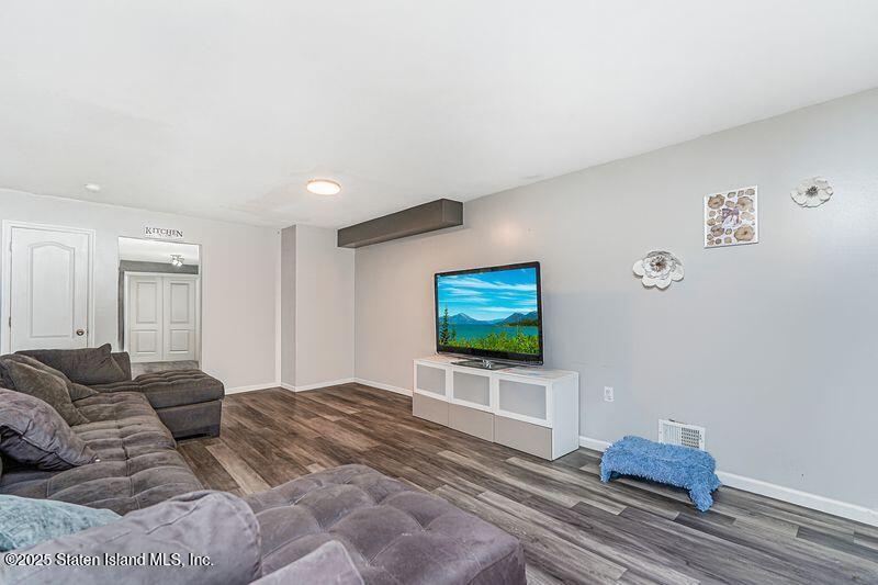 70 Gridley Avenue Image 4