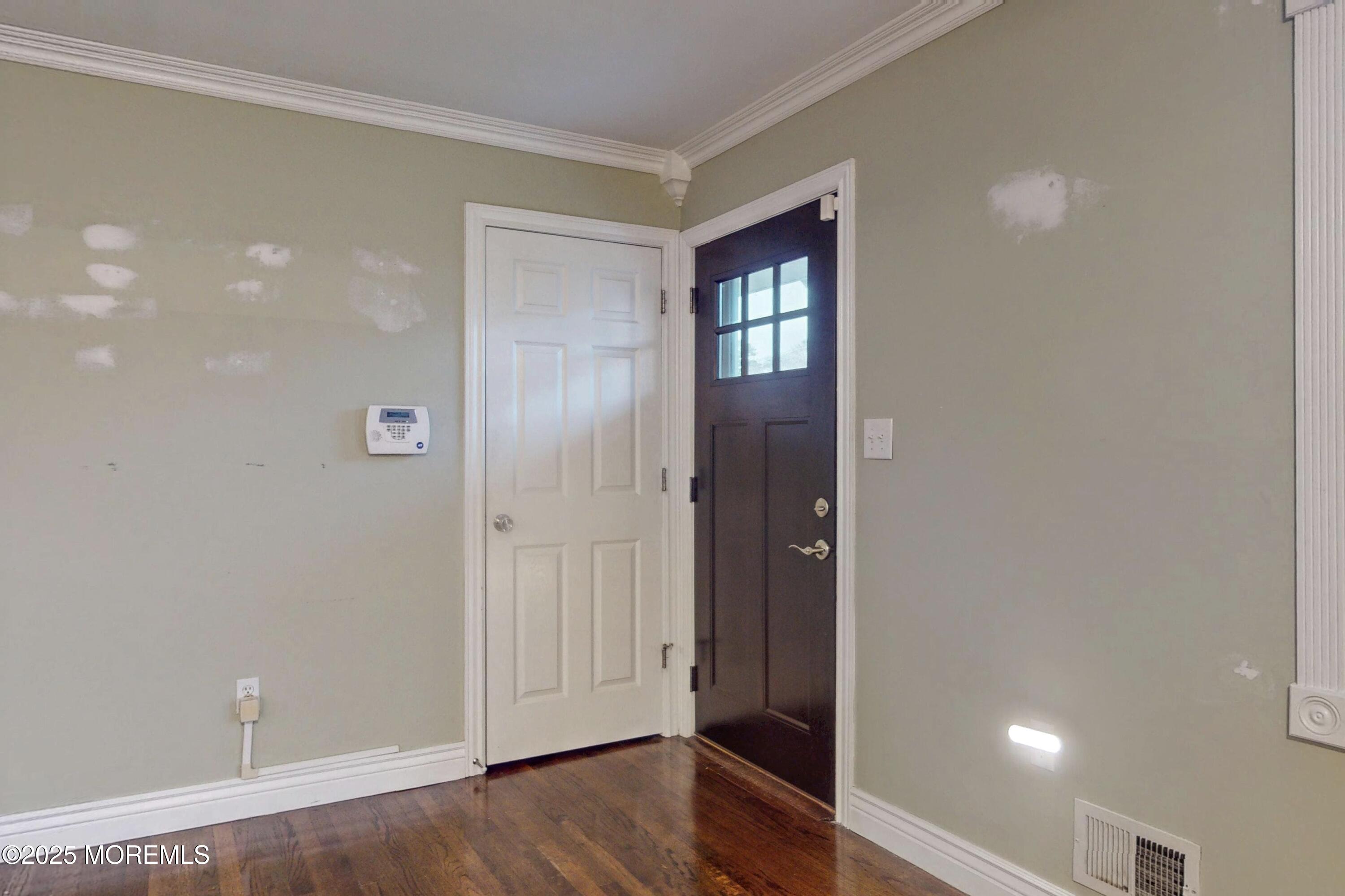 225 Essex Drive Image 2