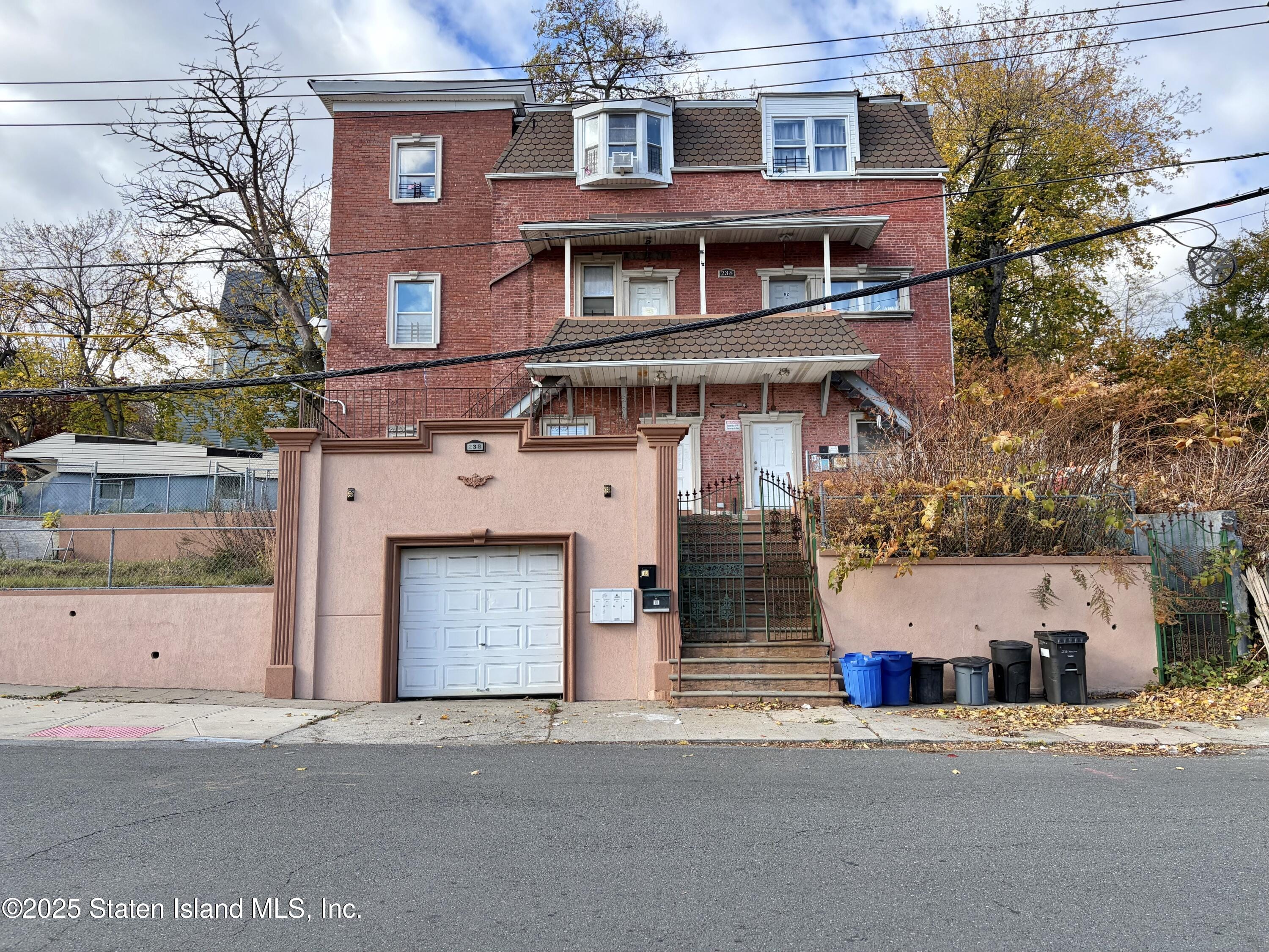 238 York Avenue, Staten Island, NY, 10301