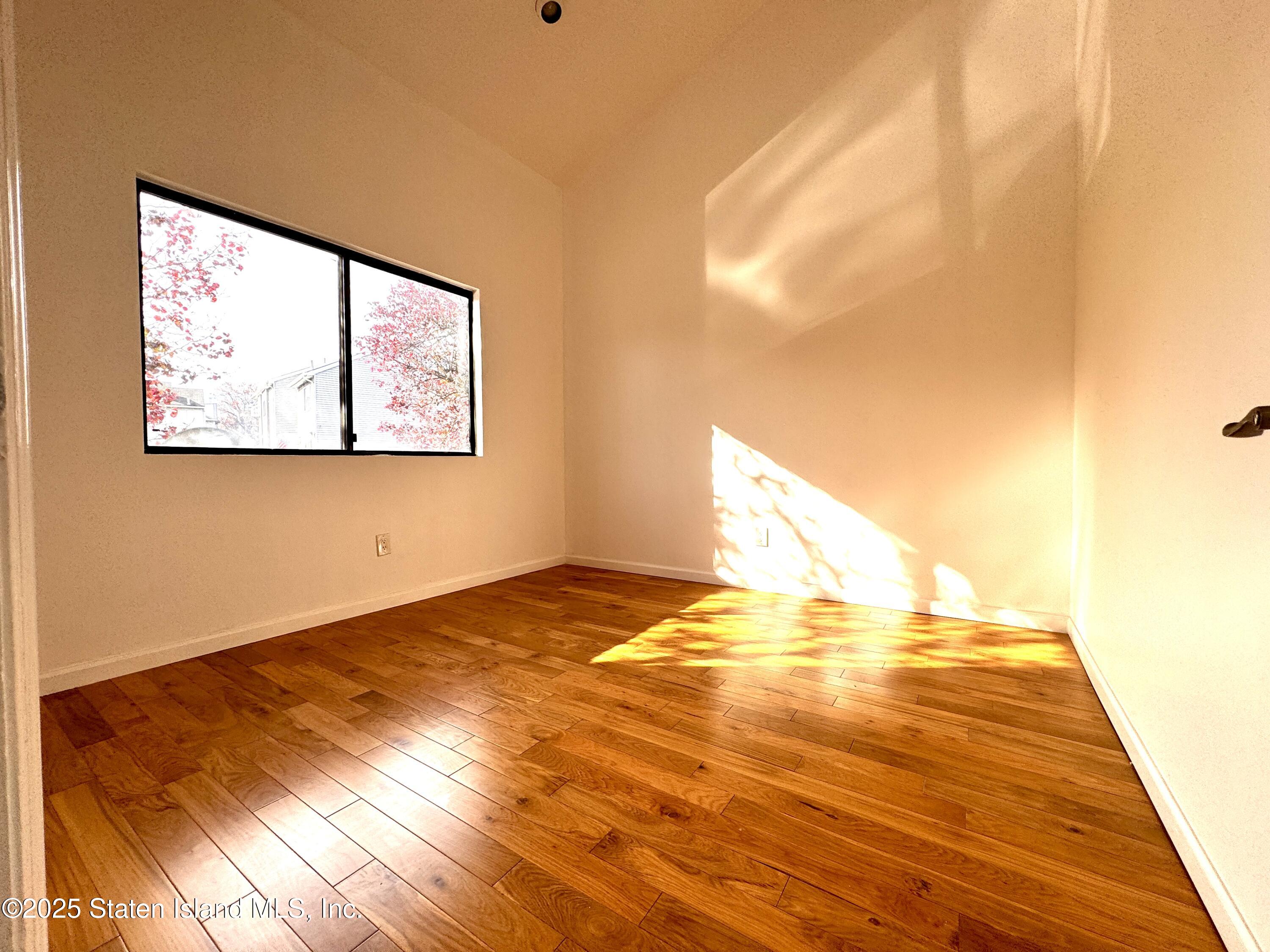 92 Wolkoff Lane, Staten Island, NY, 10303 image 9