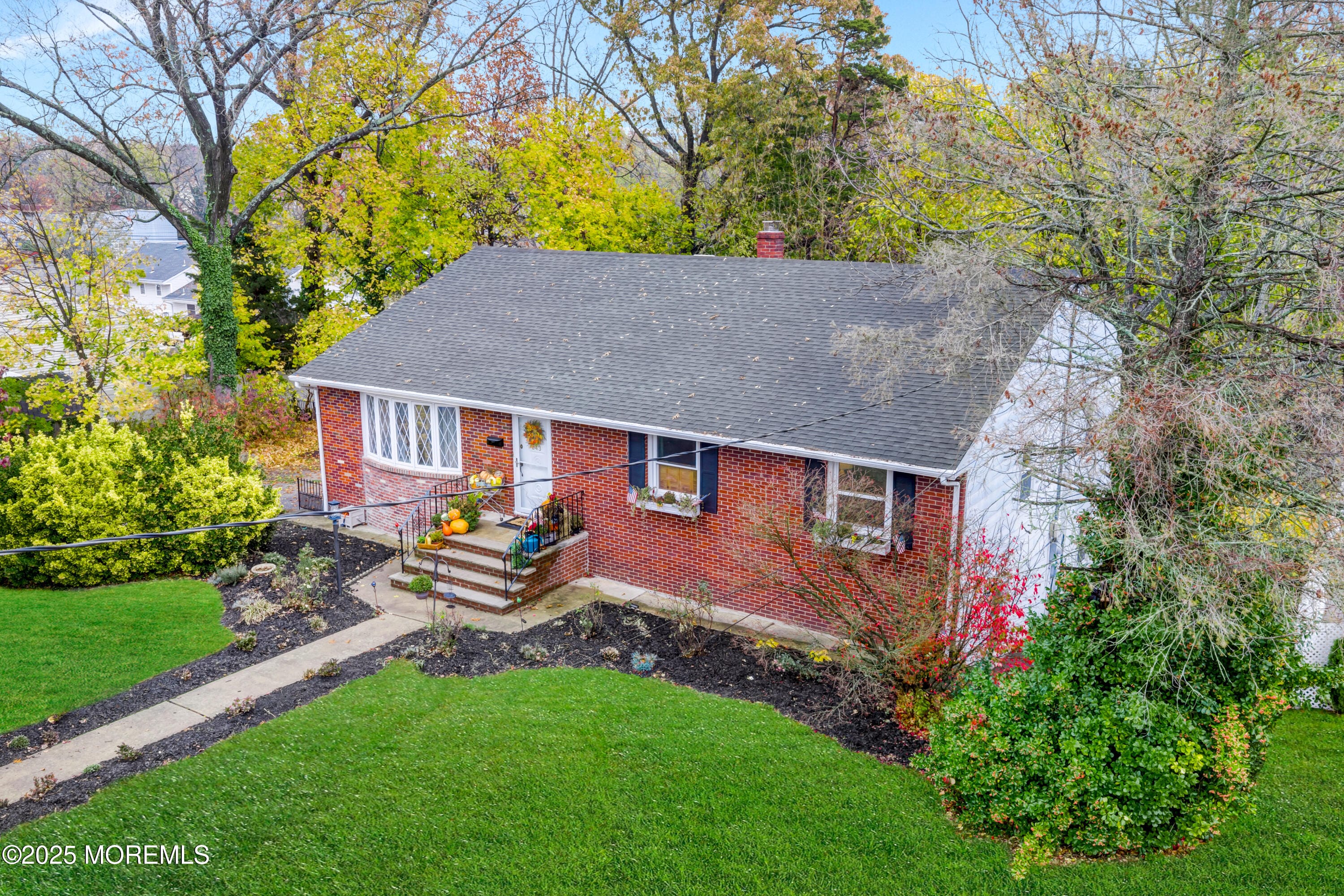 543 Hollywood Avenue Image 5