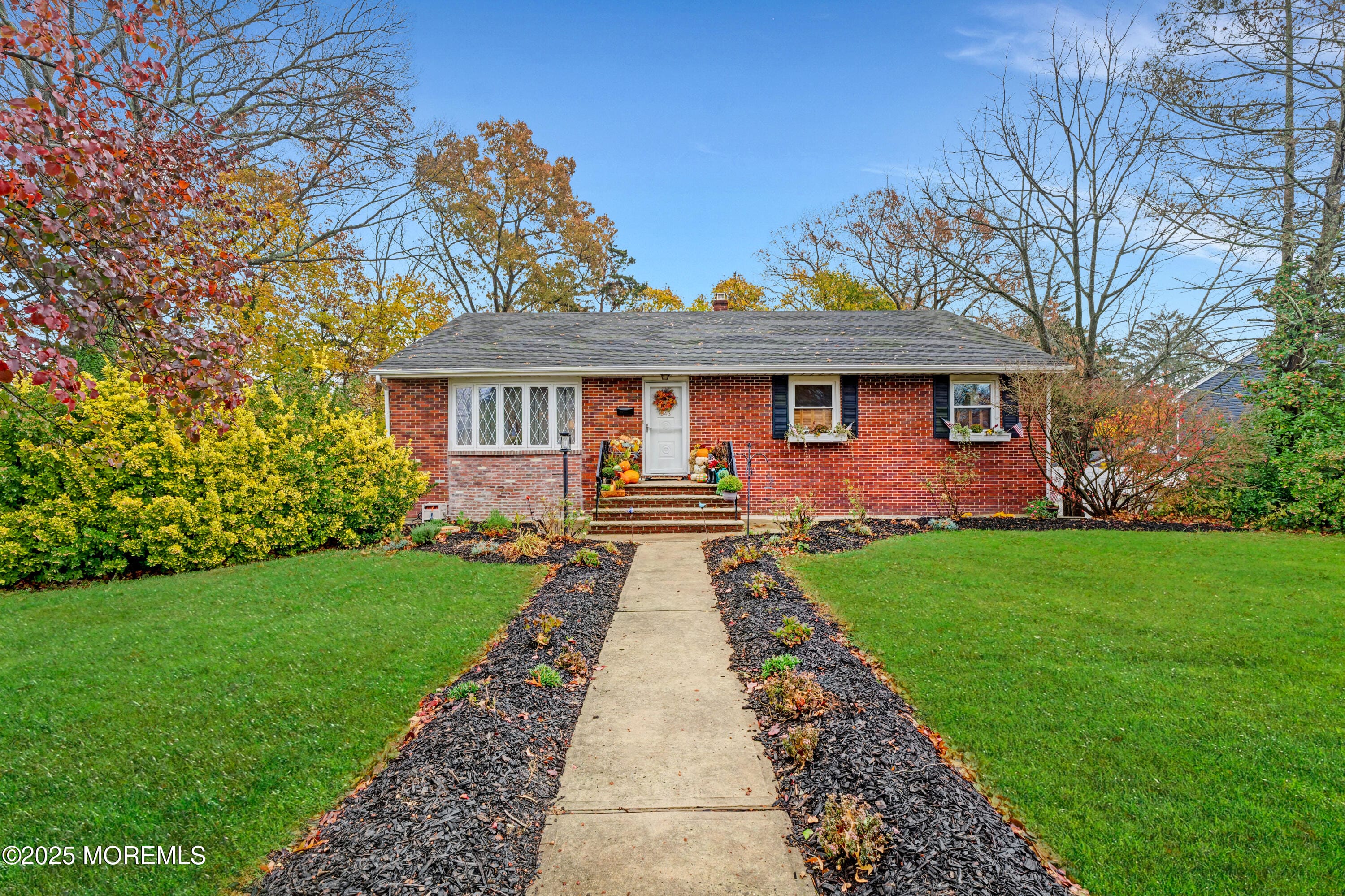 543 Hollywood Avenue Image 3