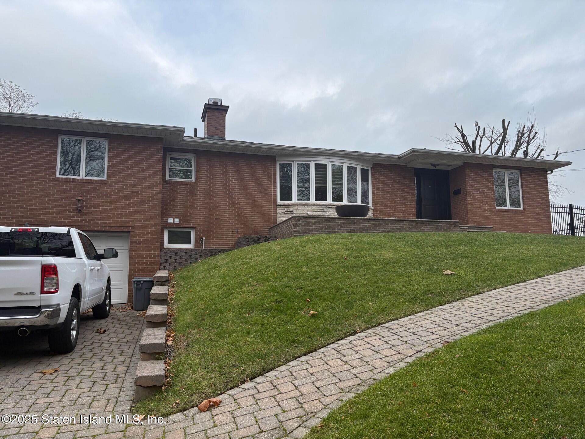 24 Ward Avenue Image 2