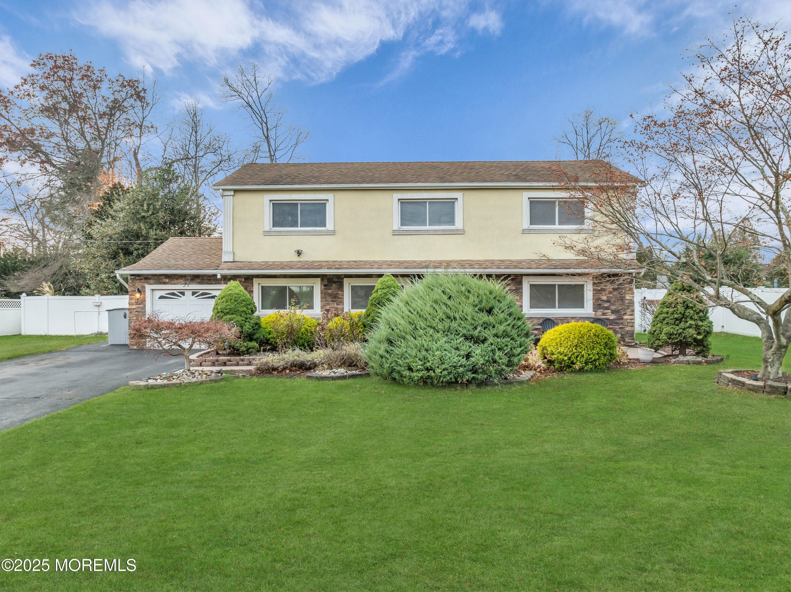31 Winthrop Drive, Manalapan, NJ, 07726