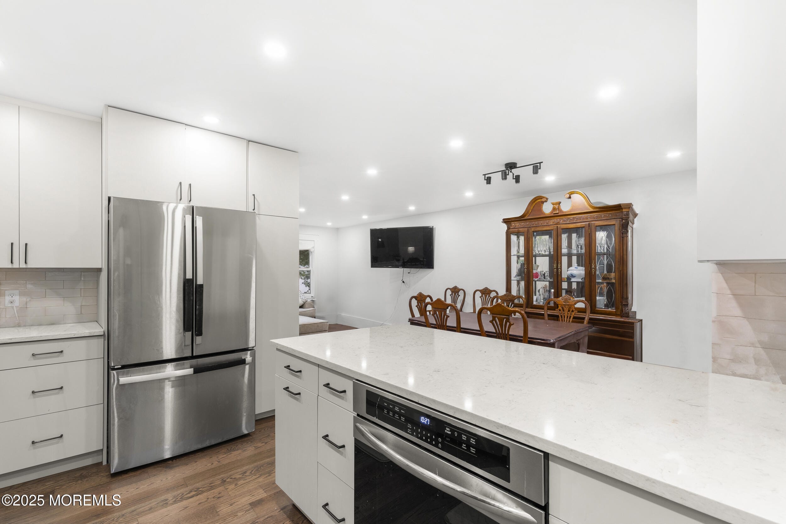 741 Lakehurst Avenue Image 3