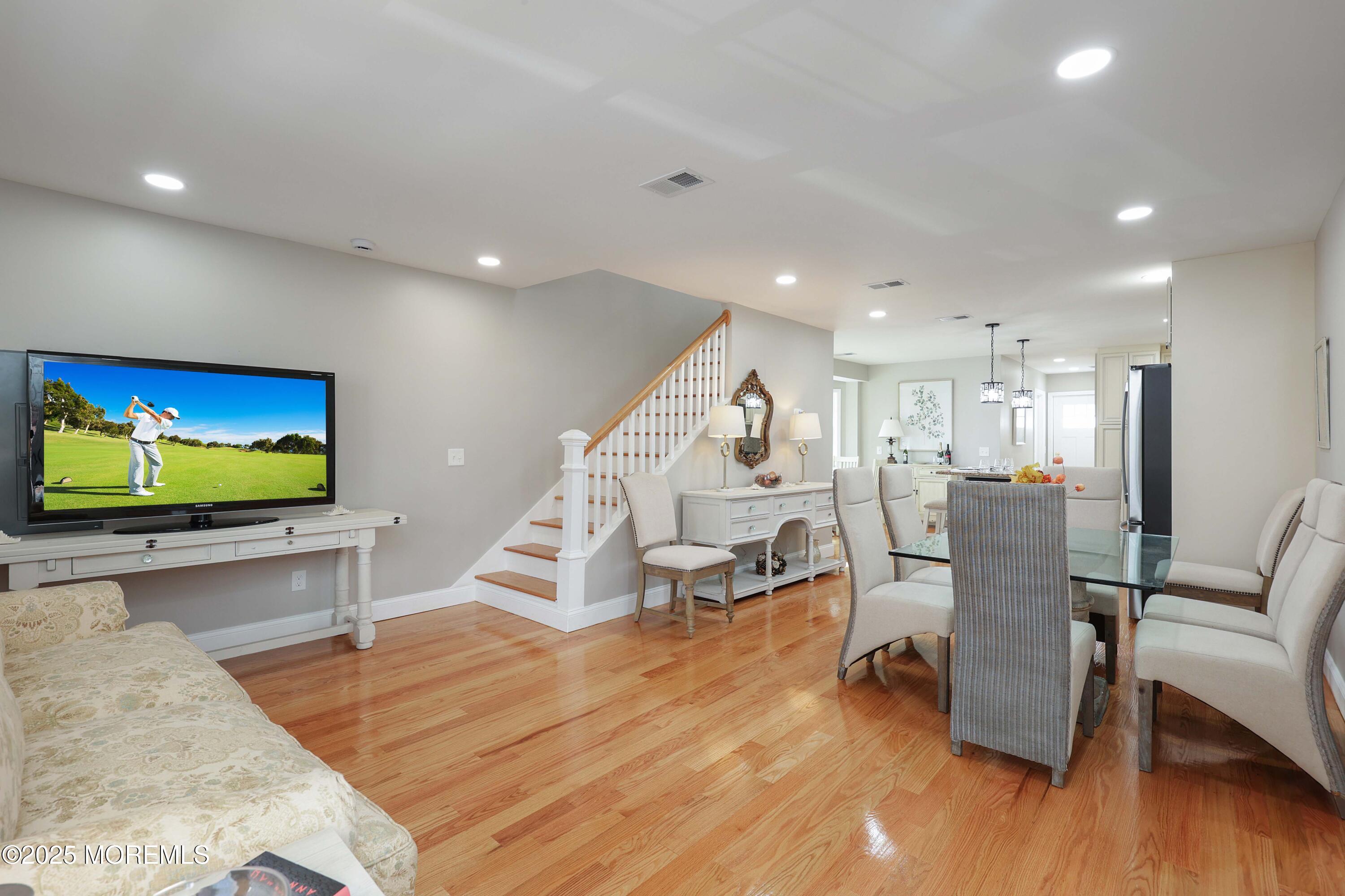 1902 Stratford Image 3