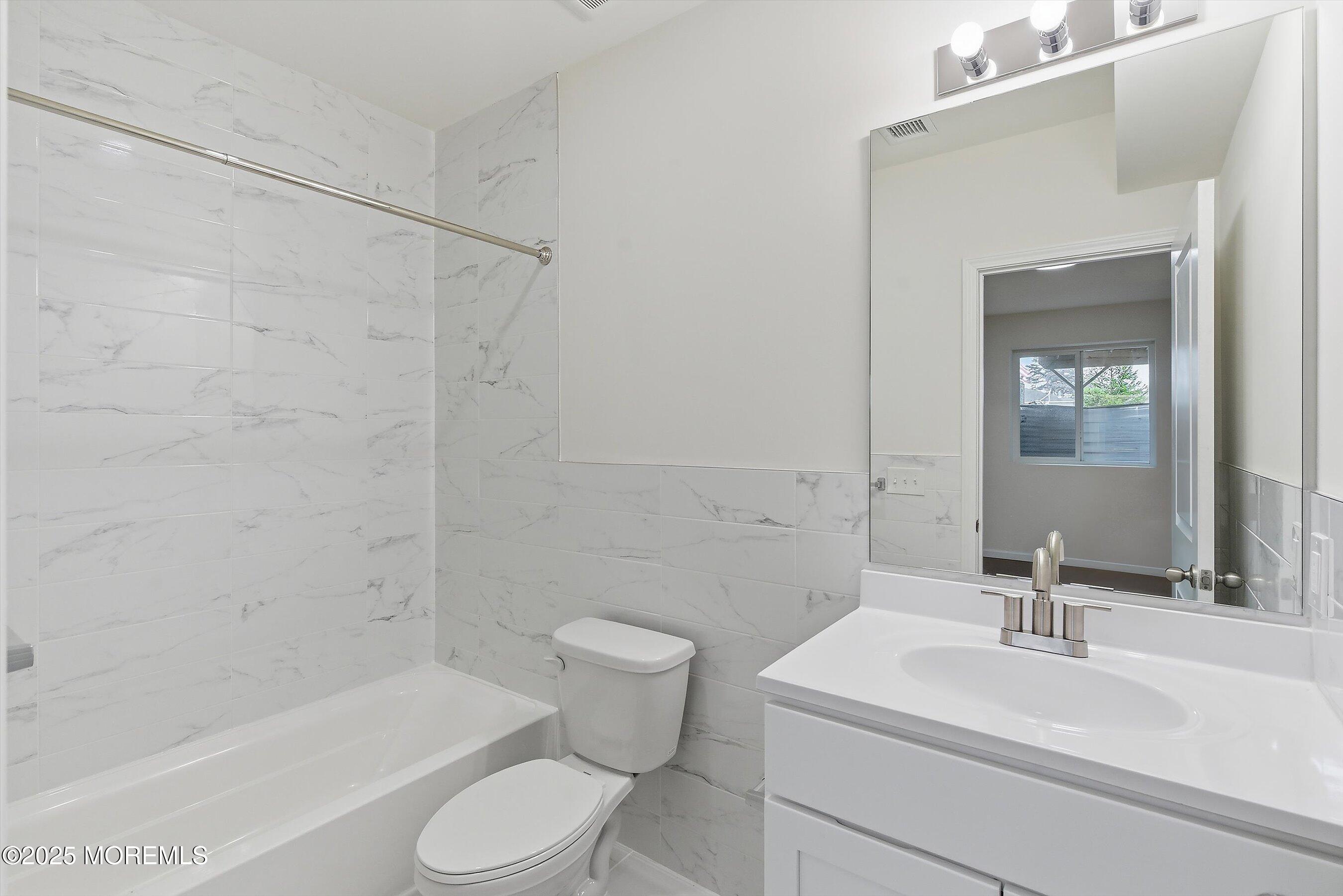 14 Blue River Way, Lakewood, NJ, 08701 image 51