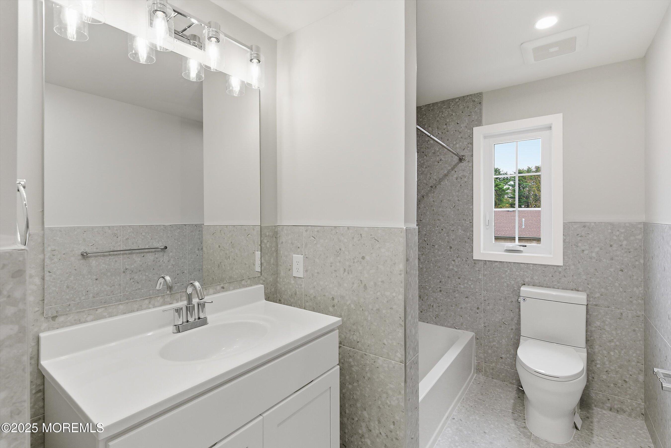 14 Blue River Way, Lakewood, NJ, 08701 image 44