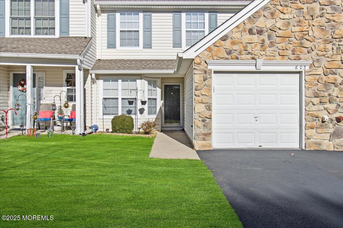 603 Zinnia Court Image 3