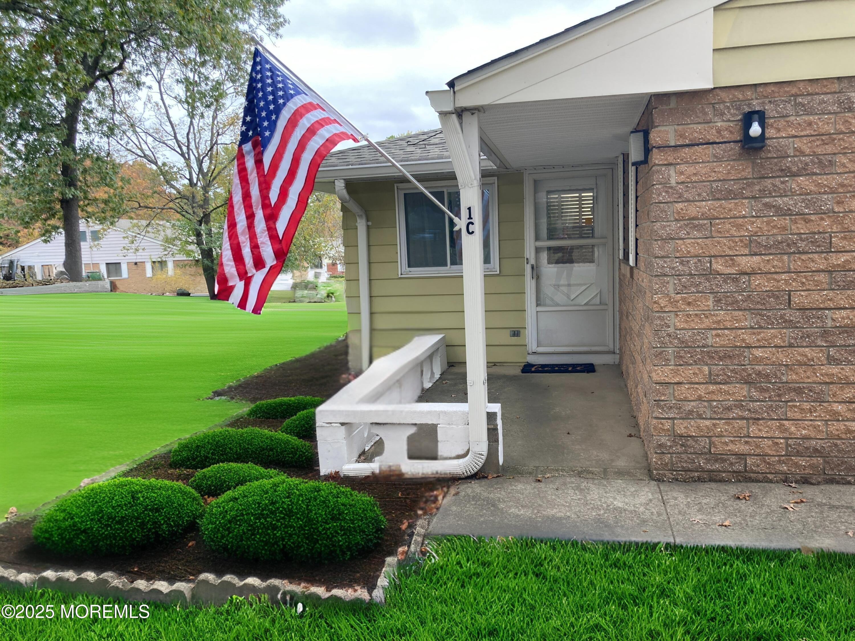 1C Sparrow Street Image 1