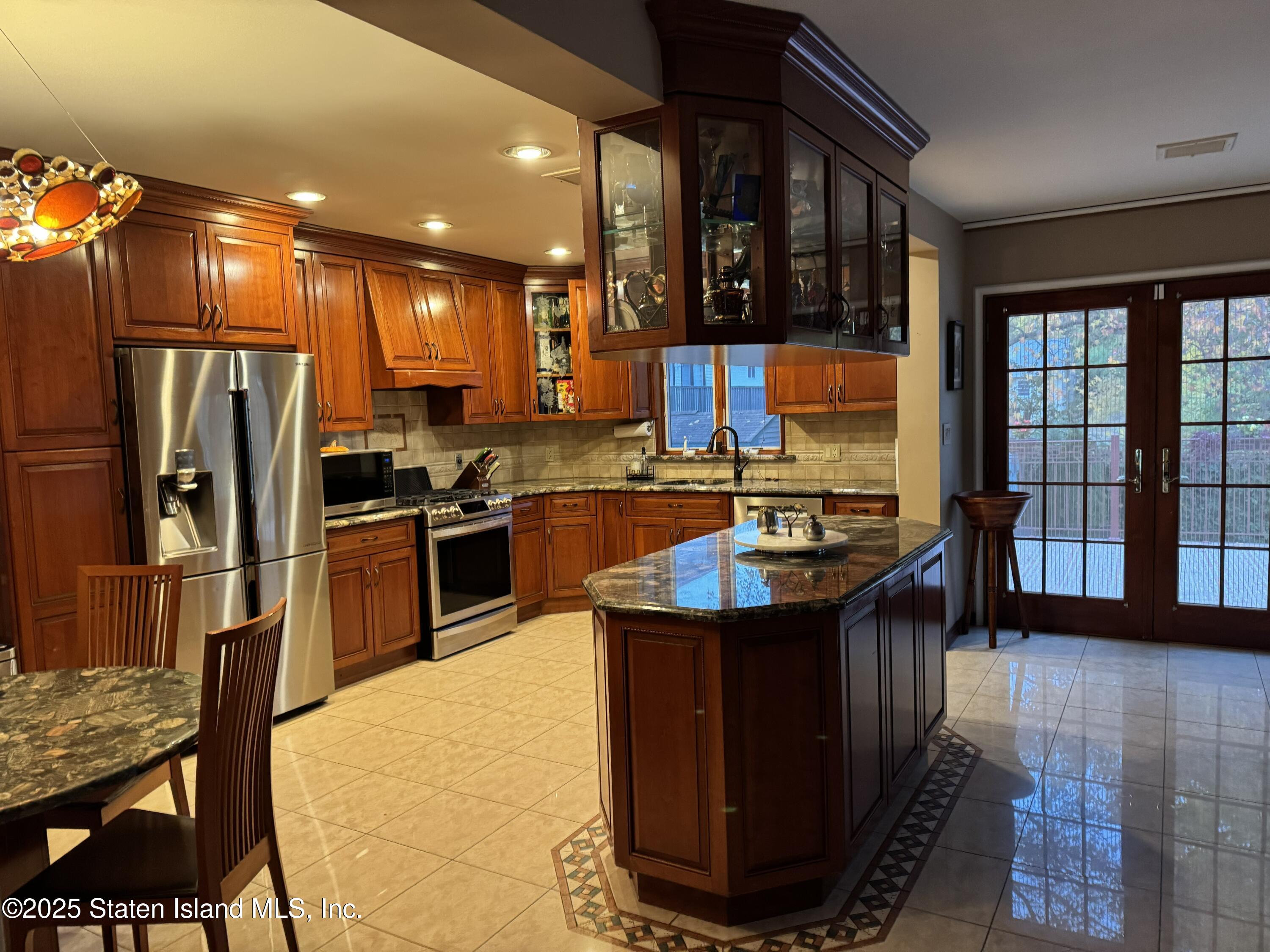 47 Vista Avenue Image 2