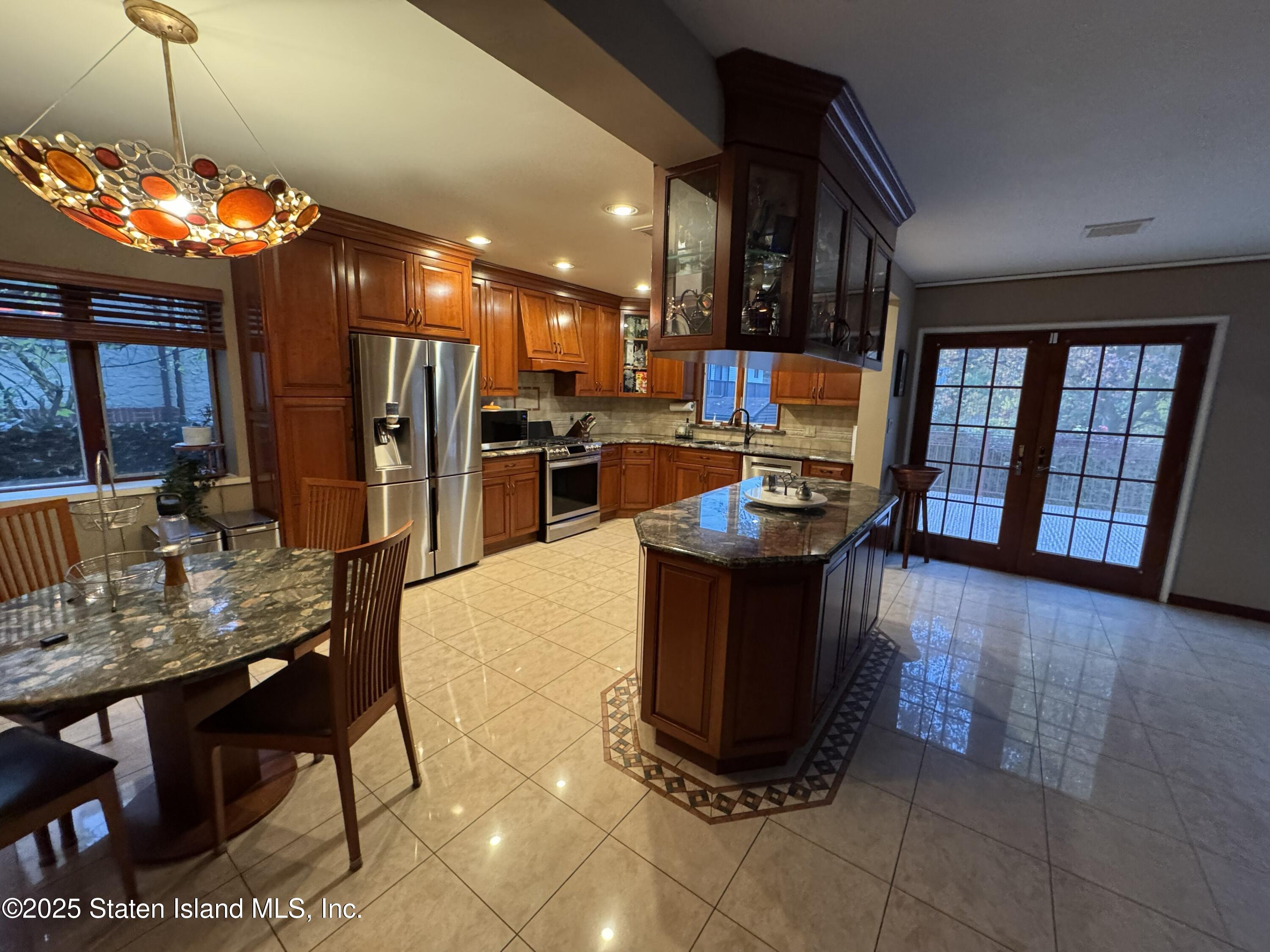 47 Vista Avenue Image 4