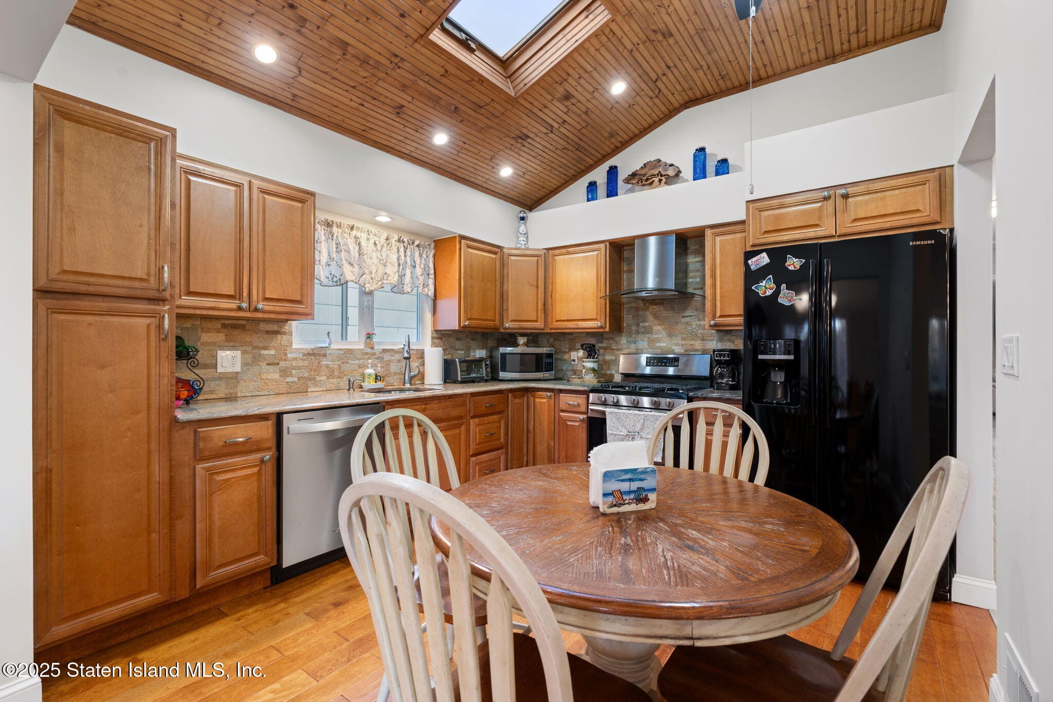 20 Helene Court Image 5