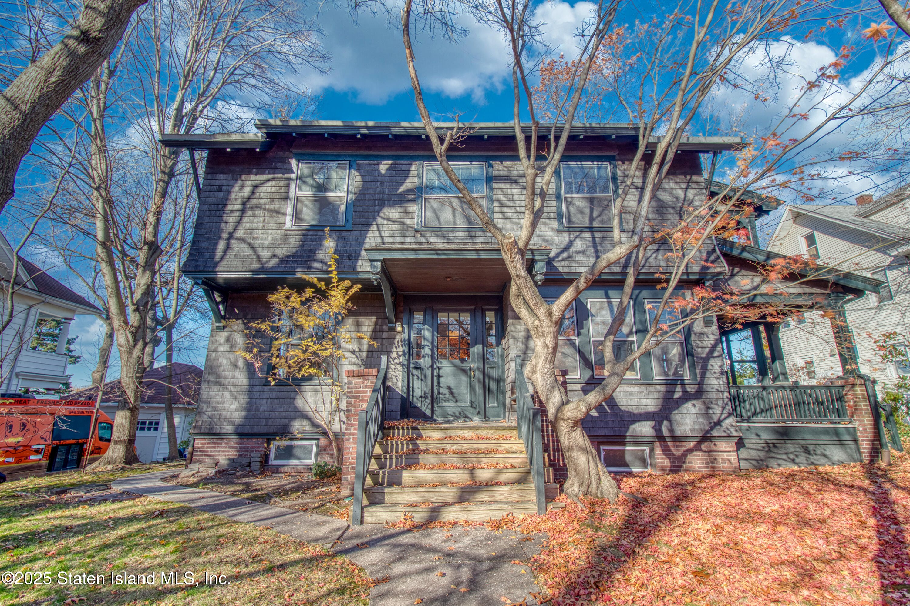 219 Kingsley Avenue Image 1