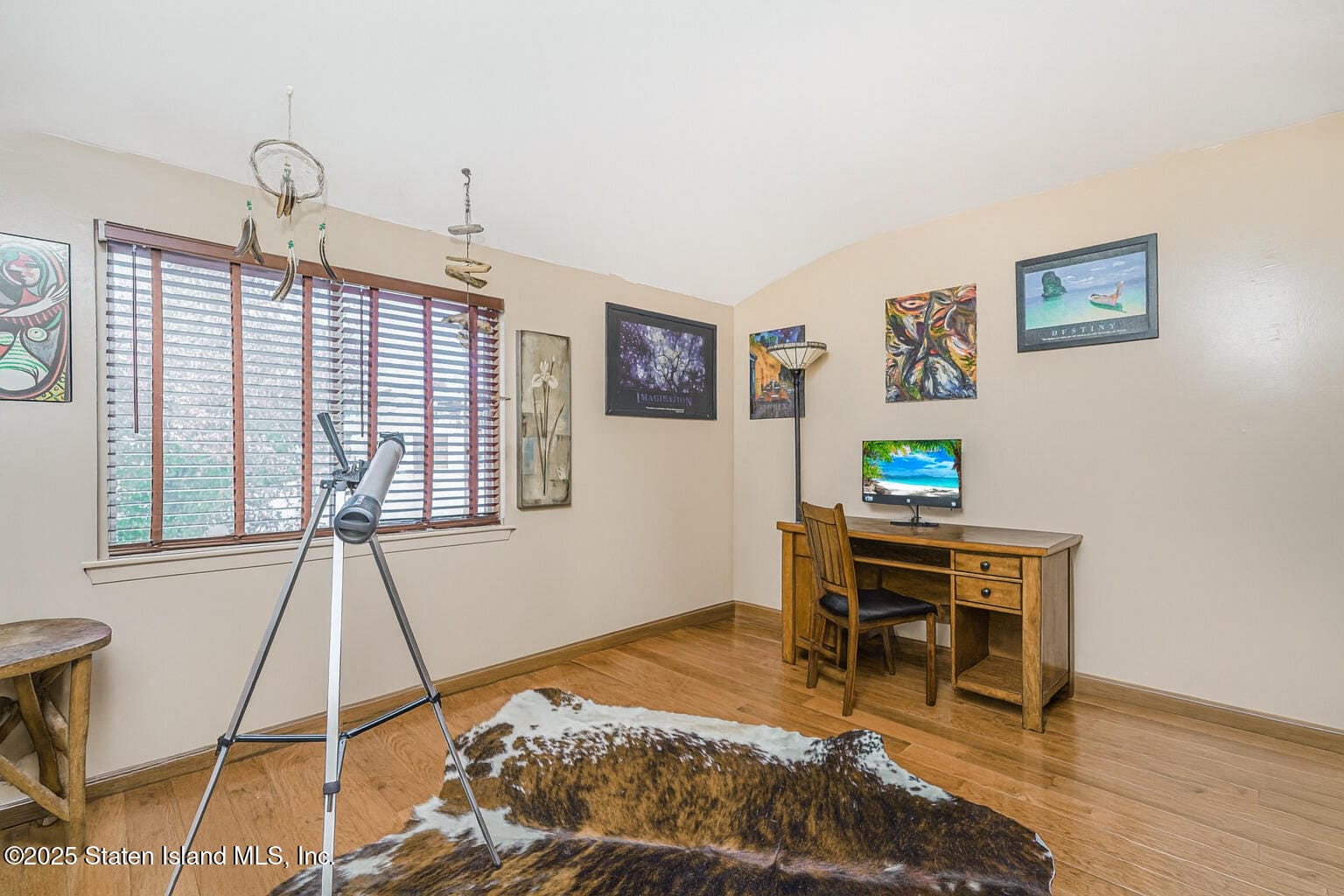 17 Lorraine Loop Image 2