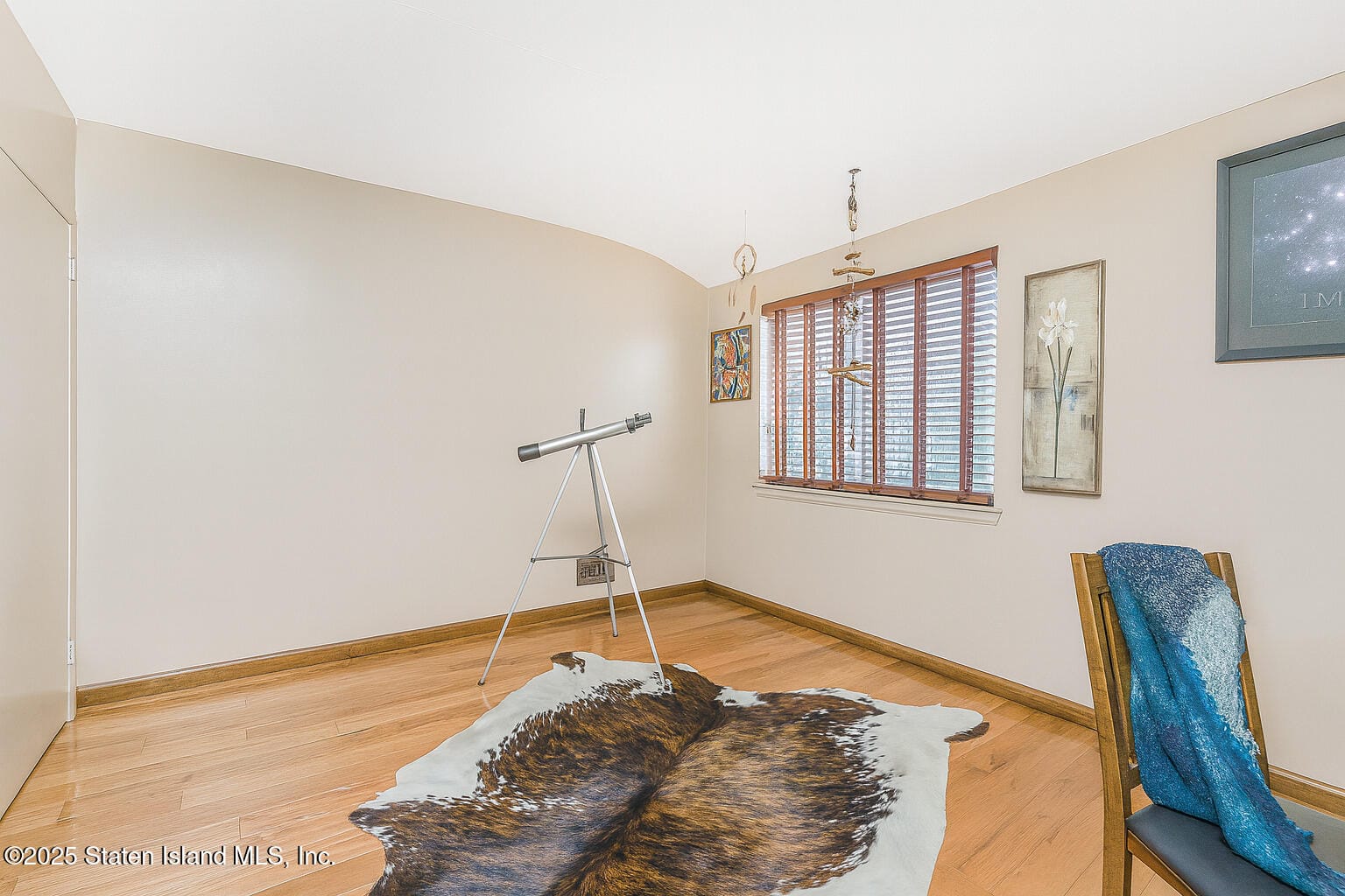 17 Lorraine Loop Image 3