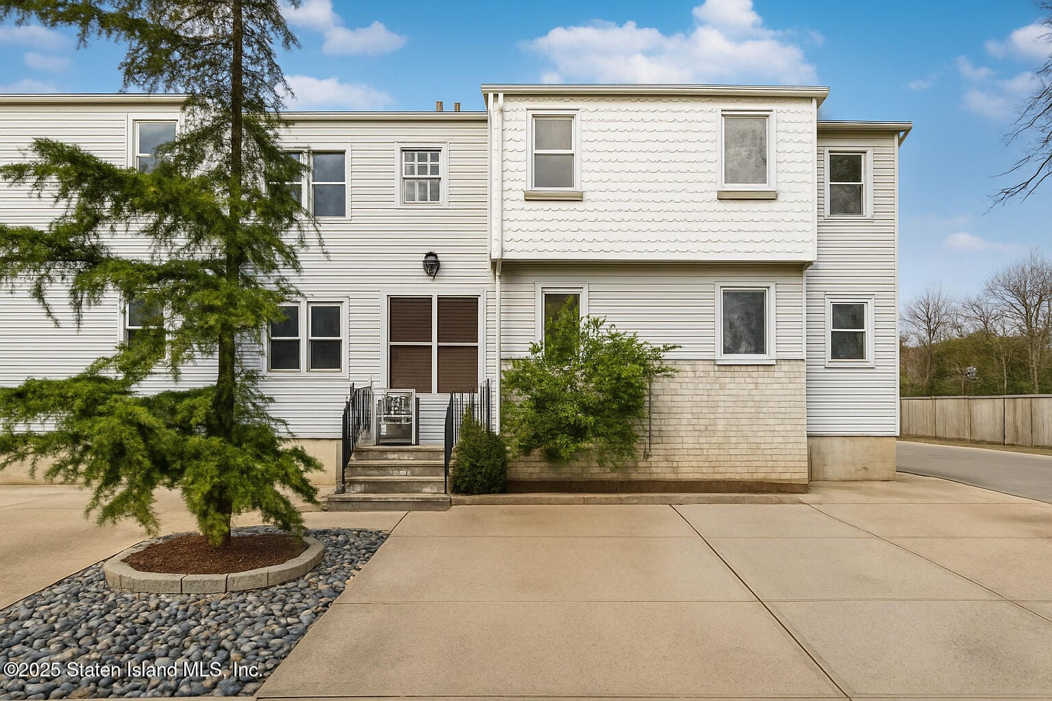 17 Lorraine Loop, Staten Island, NY, 10309