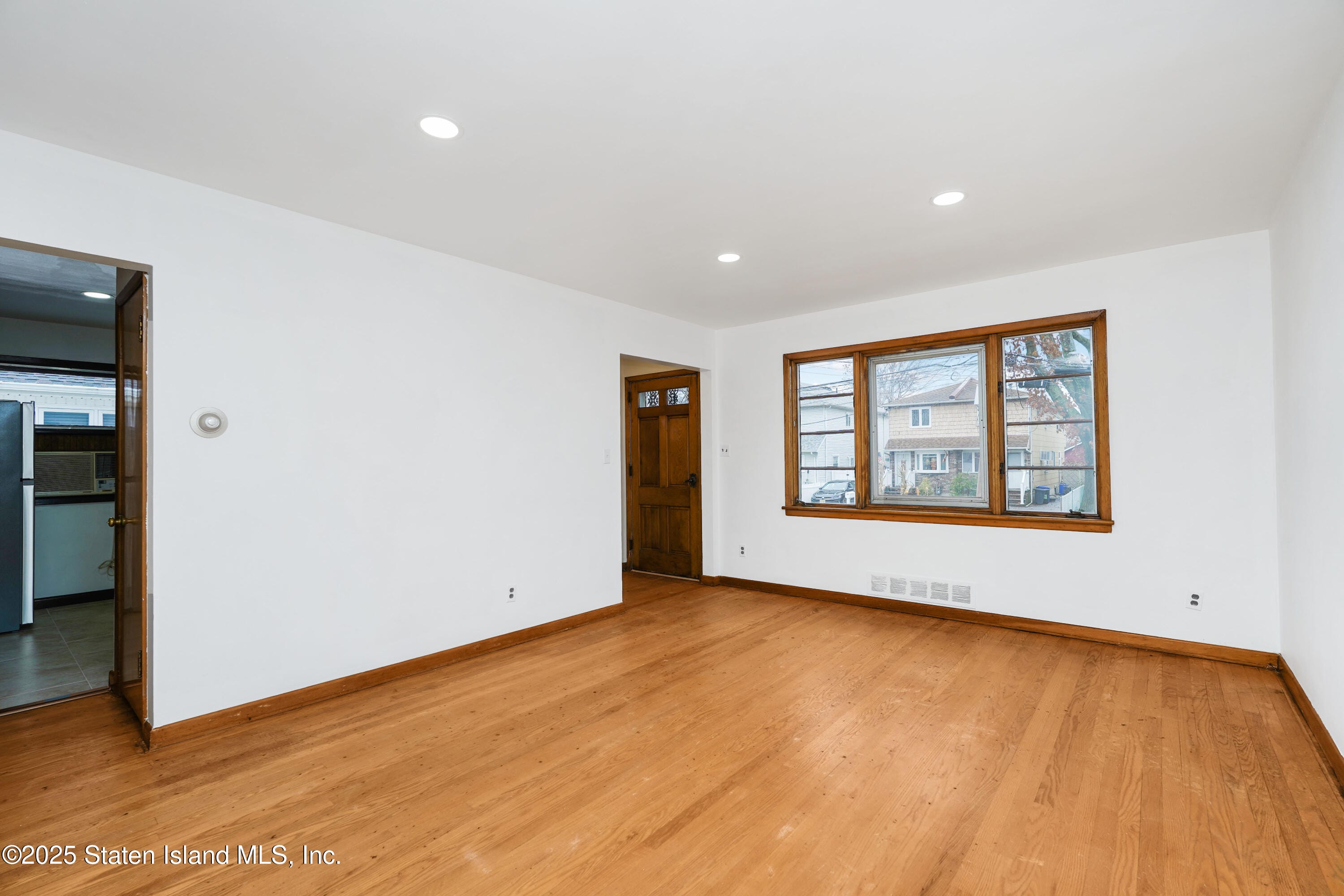 108 Adams Avenue Image 3