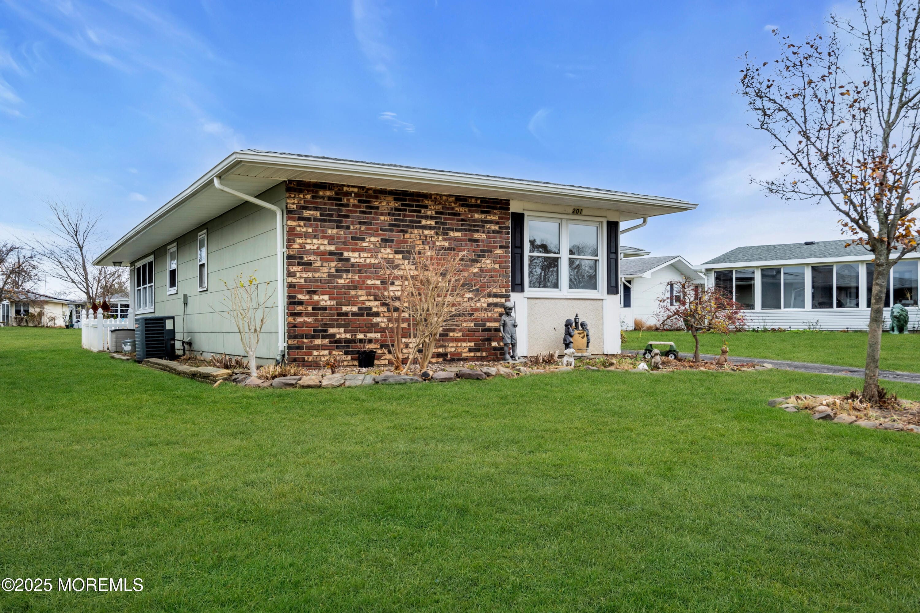 201 Blake Circle Image 4